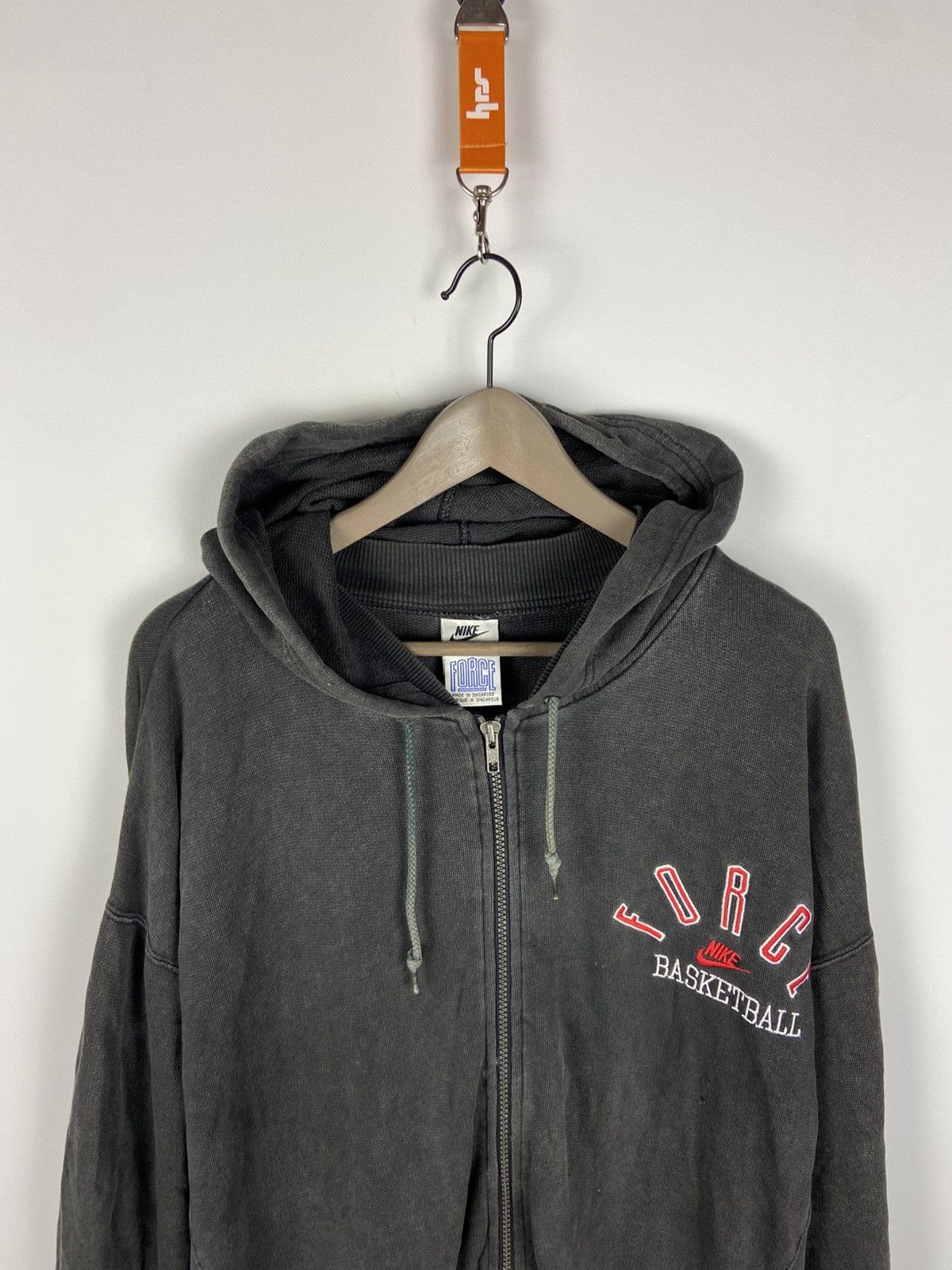 Nike × Vintage Vintage 90 s Nike Force Basketball Zip Hoodie Hooded Faded Size US L / EU 52-54 / 3 - 4 Thumbnail