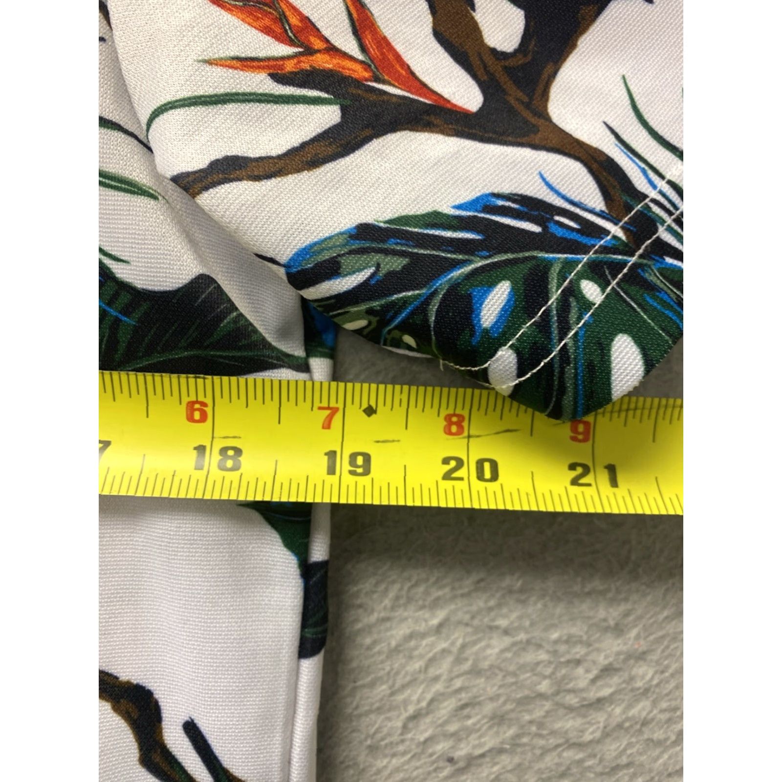 Southpole South Pole Men's S/S T-shirt Symbol Floral Trees Medium M White Gray 43-47 Size US M / EU 48-50 / 2 - 5 Thumbnail