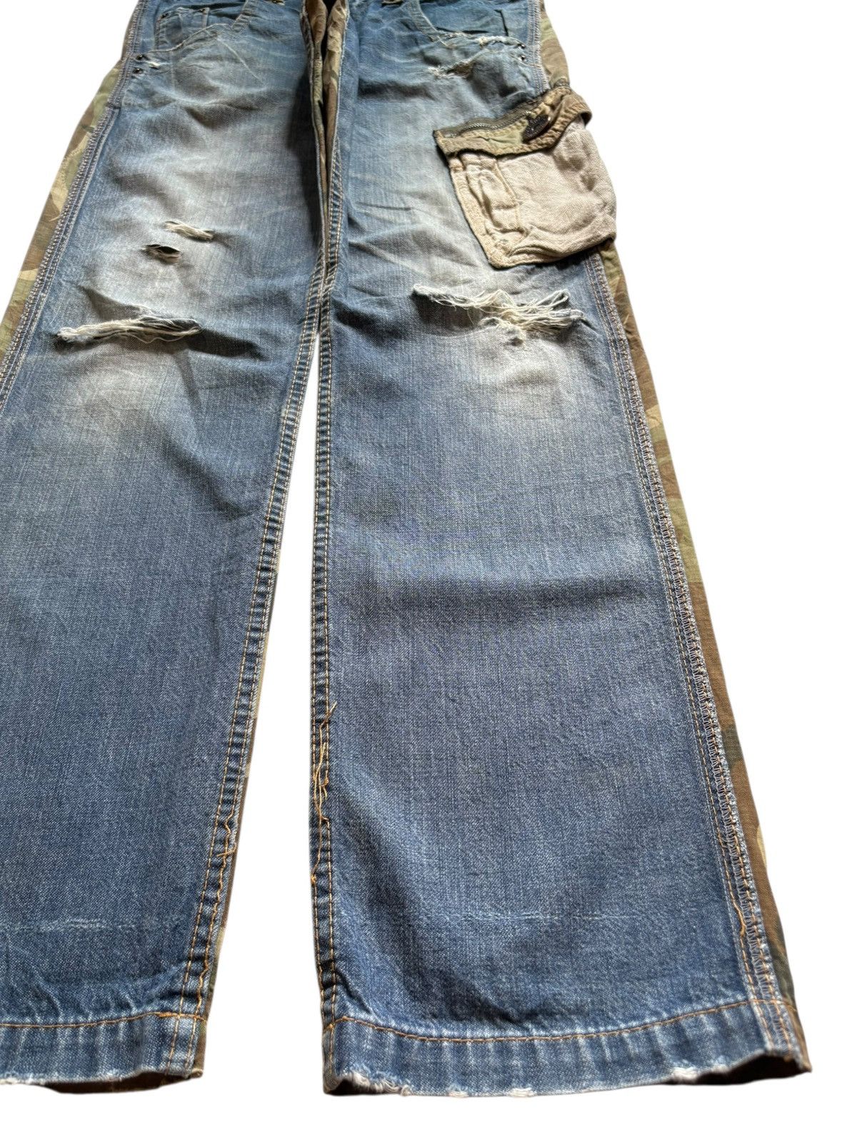 Japanese Brand Vintage Japanese Brand Hybrid Cargo Mud Wash Distressed Jean Size US 30 / EU 46 - 7 Thumbnail