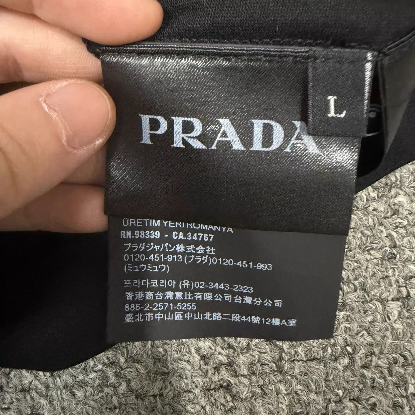 Prada Prada Black Basic Short Sleeve Tee NWT L x3 Size L / US 10 / IT 46 - 5 Thumbnail