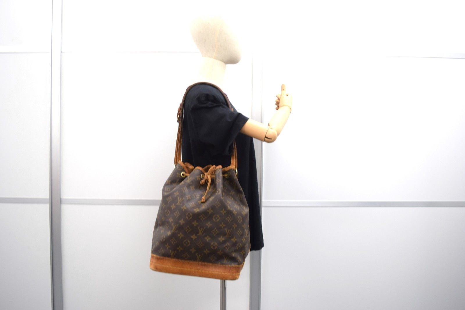 Louis Vuitton Louis Vuitton Noe Shoulder Bag Monogram M42224 Size ONE SIZE - 13 Thumbnail