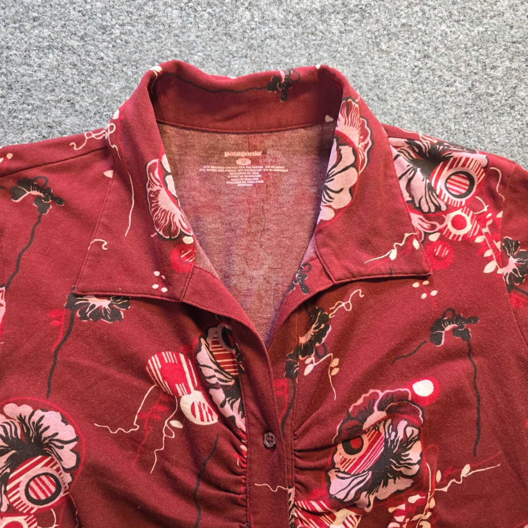 Patagonia Patagonia Top Womens Button-Up Shirt Casual Floral Red Medium Knit Stretch Ruched Cotton Polyester Regular Size M Size M / US 6-8 / IT 42-44 - 2 Thumbnail