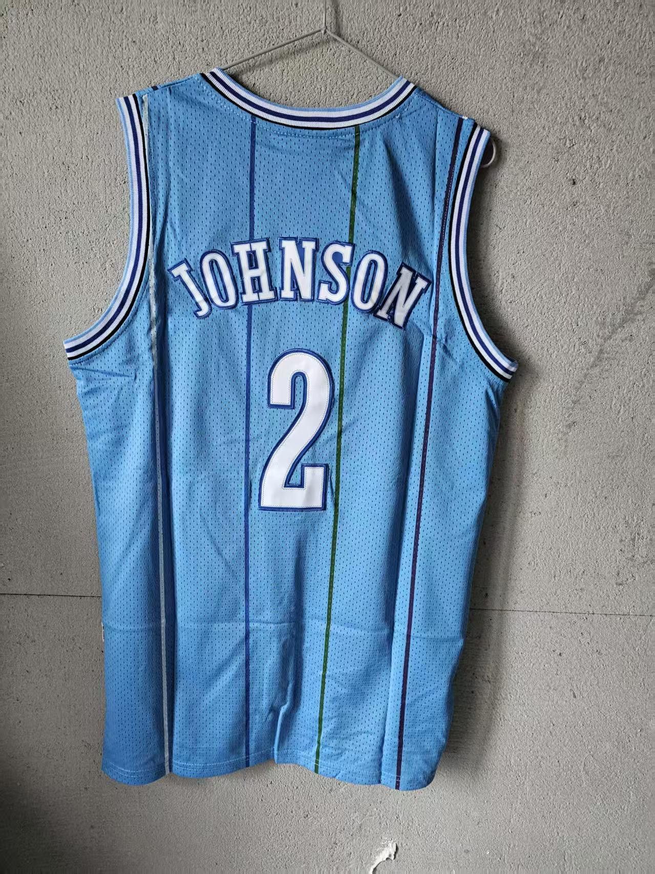 NBA Charlotte Hornets 2 Larry Johnson Jersey Blue Size US S / EU 44-46 / 1 - 2 Thumbnail