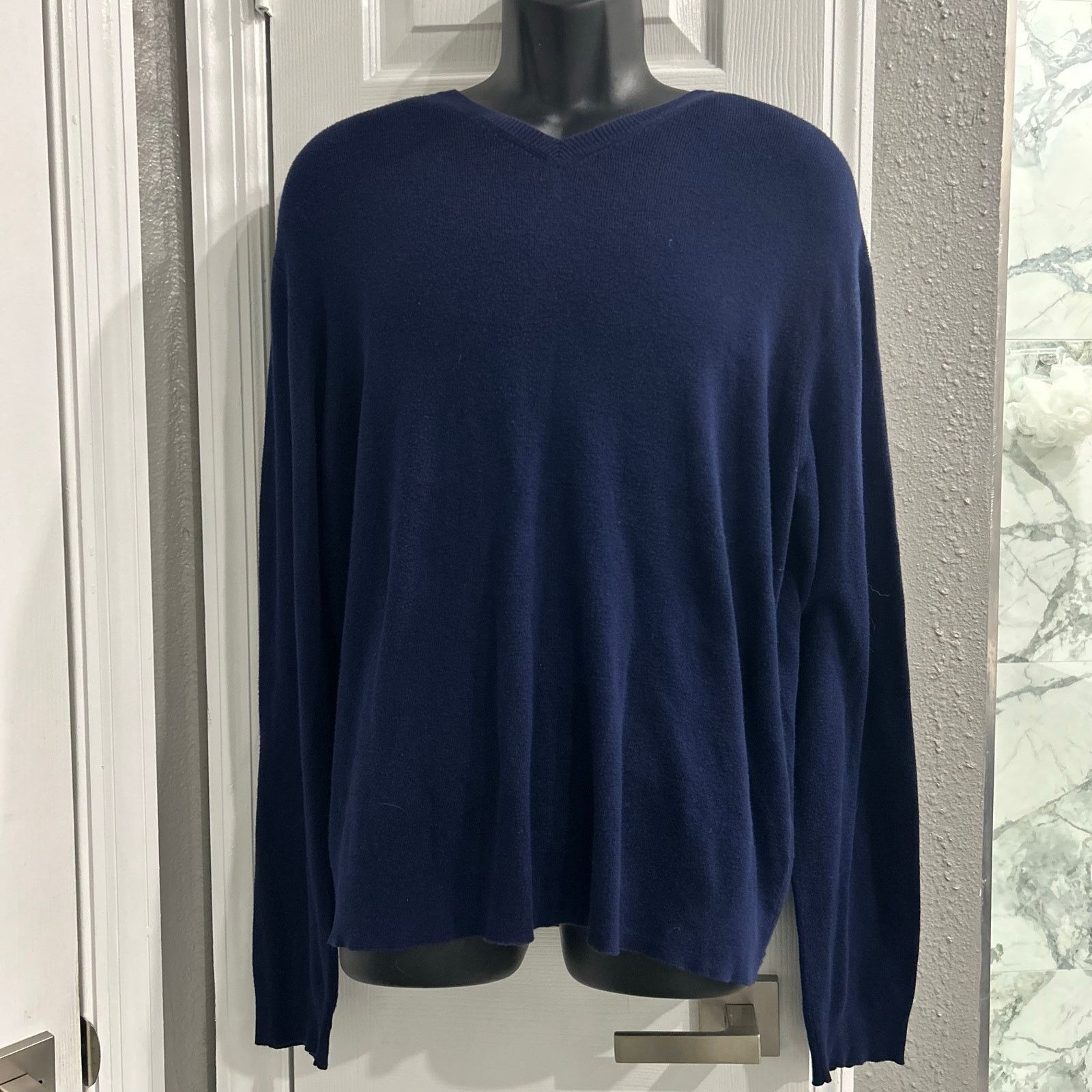 Polo Ralph Lauren Polo Ralph Lauren Navy V-Neck Sweater Men’s Size L Classic Size US L / EU 52-54 / 3 - 3 Thumbnail
