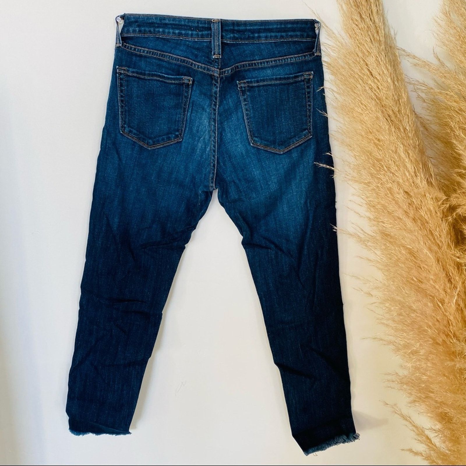 Lululemon JUST BLACK Blue Distressed Ripped Skinny Low Rise Denim Jean Size 27" / US 4 / IT 40 - 6 Thumbnail
