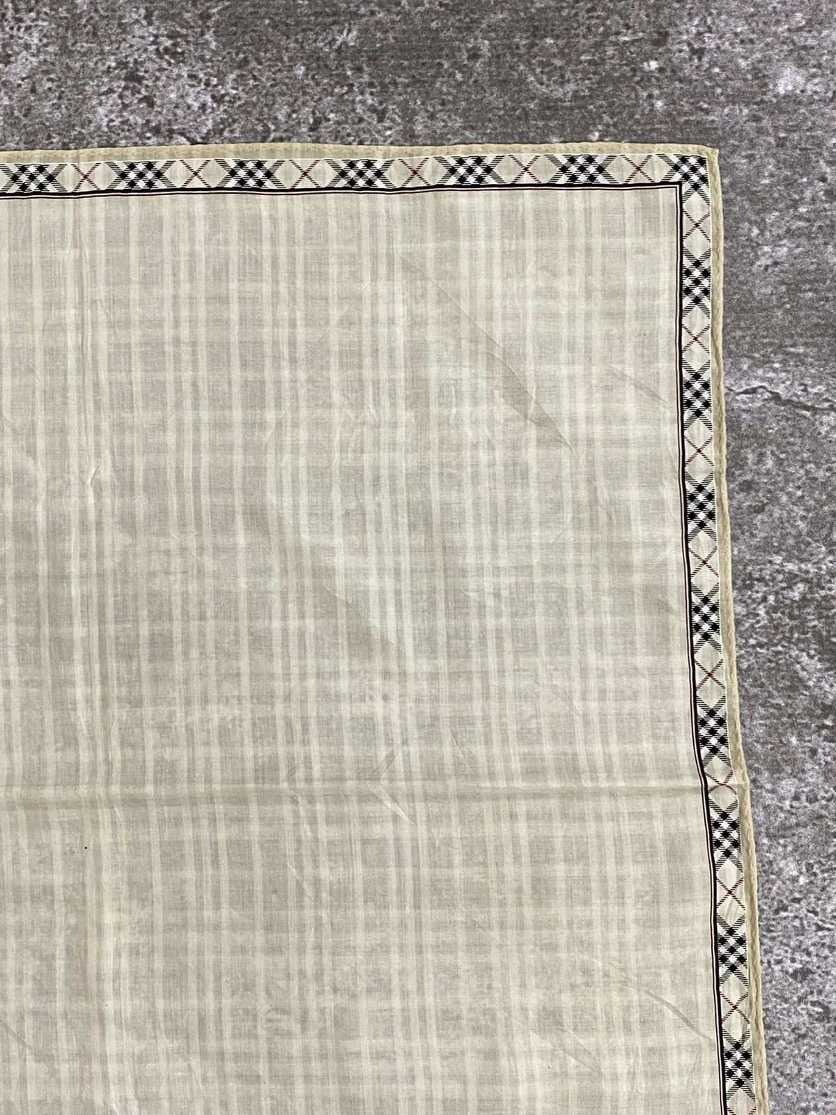 Burberry Burberrys Handkerchief / Bandana / Neckerchief Size ONE SIZE - 7 Thumbnail