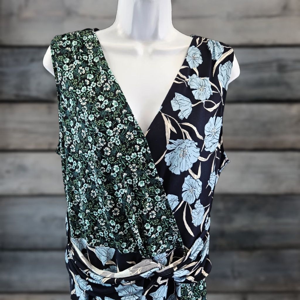 Jason Wu VINTAGE? No. J Jason Wu Womens Top Sz Large Blue Green Floral Sleeveless V-Neck Blouse Womens L Blue Floral V-Neck Shirt Size L / US 10 / IT 46 - 1 Thumbnail
