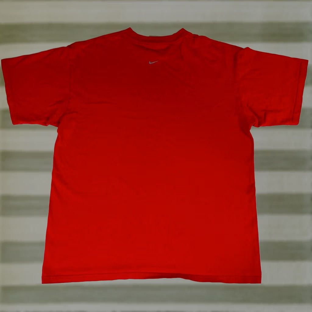 Nike VINTAGE Nike T-Shirt Mens Size L Red Cotton Made in USA 2000s Crew Neck Short Sleeve Size US L / EU 52-54 / 3 - 1 Thumbnail