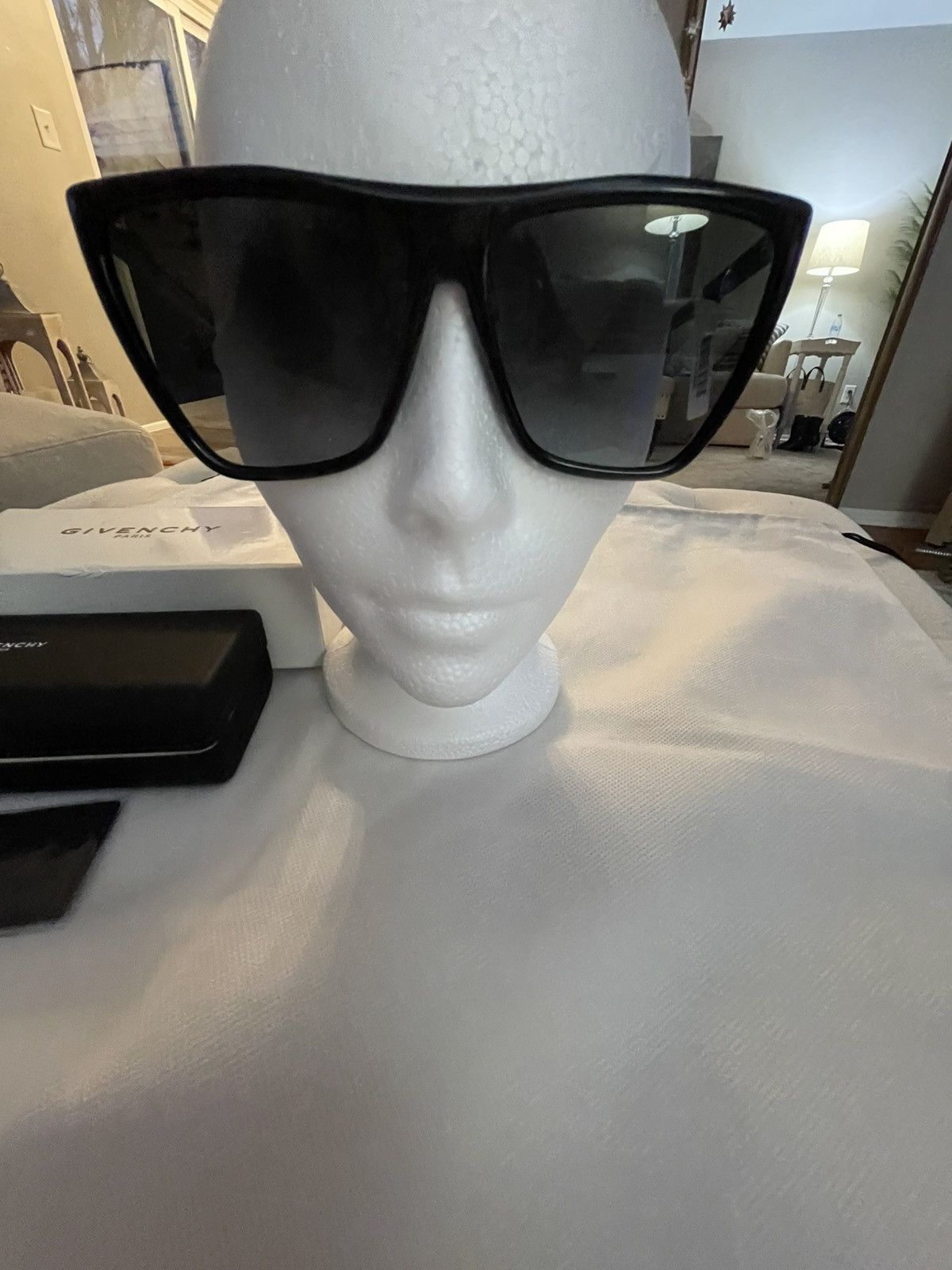 Givenchy Givenchy Oversized SUNGLASSES Size ONE SIZE - 8 Thumbnail