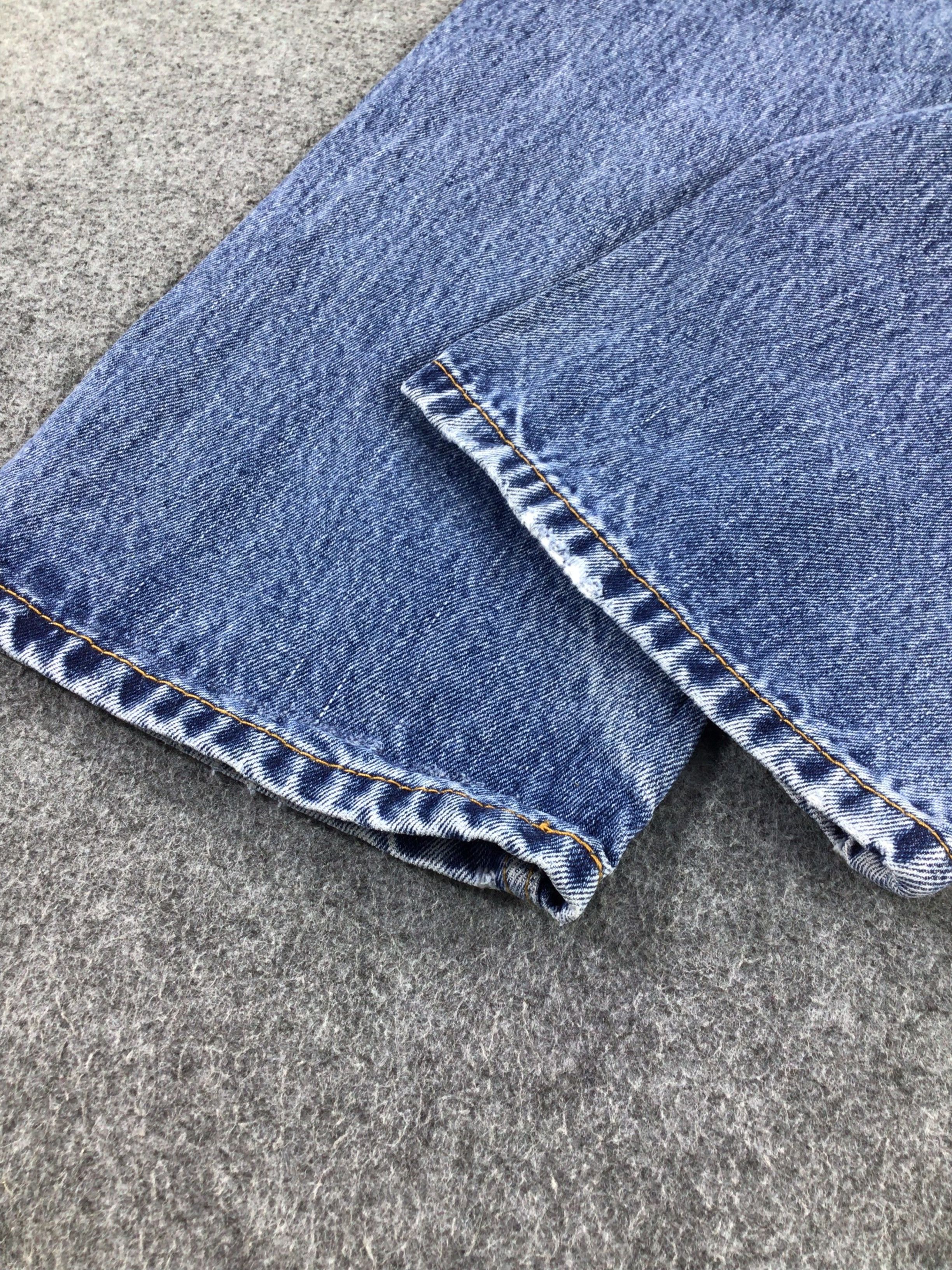 Levi's Vintage Levis 505 Jeans Blue Wash Denim KJ298 Size US 34 / EU 50 - 6 Thumbnail