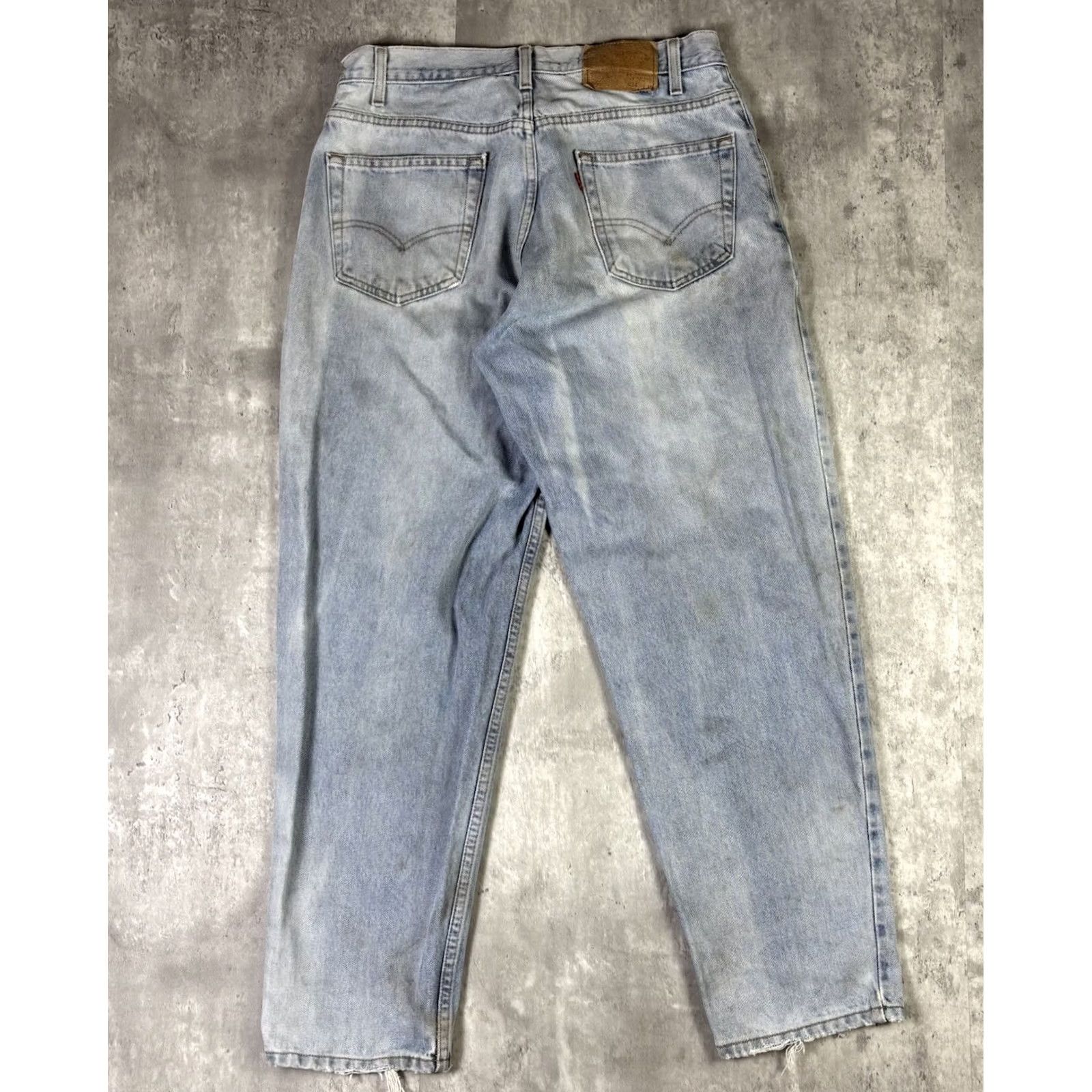 Levi's VINTAGE Levi's 90s Jeans Blue Adult 34x30 Tapered Leg Baggy Light Wash Mens Size US 34 / EU 50 - 2 Thumbnail