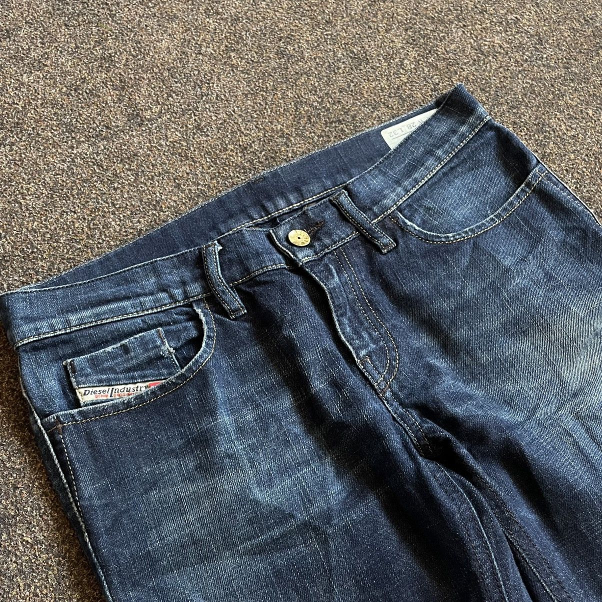Vintage Vintage Y2K Diesel Distressed Baggy Jeans Streetwear Logo 28 Size 28" / US 6 / IT 42 - 5 Thumbnail
