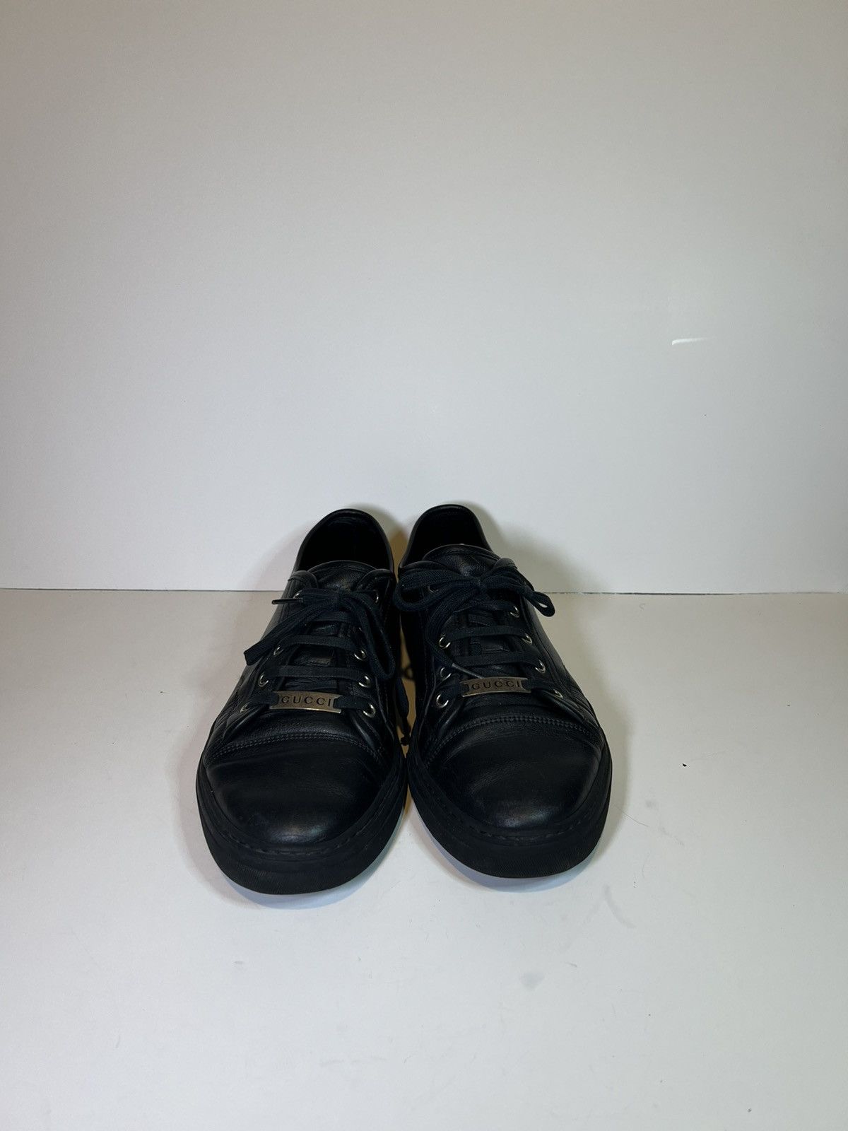 Gucci Gucci leather low top sneaker designer shoes Size US 9.5 / EU 42-43 - 2 Thumbnail