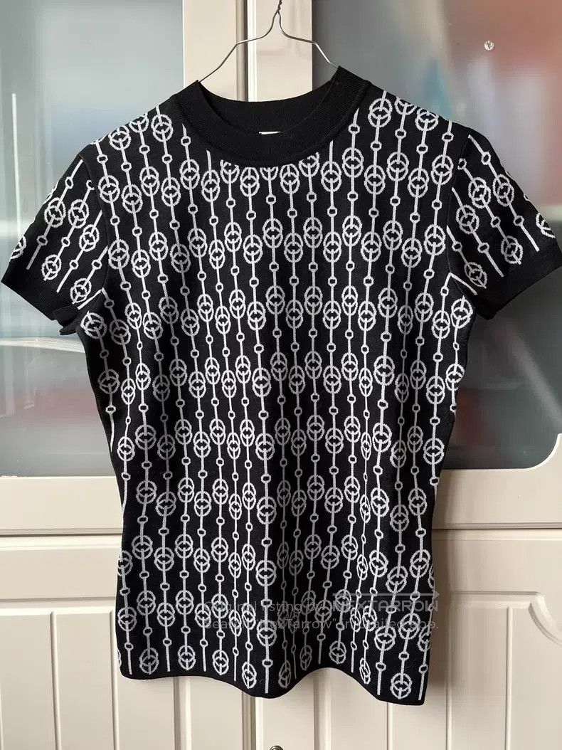 Hermes Hermes Black short-sleeved silk top Size XS / US 0-2 / IT 36-38 - 1 Thumbnail