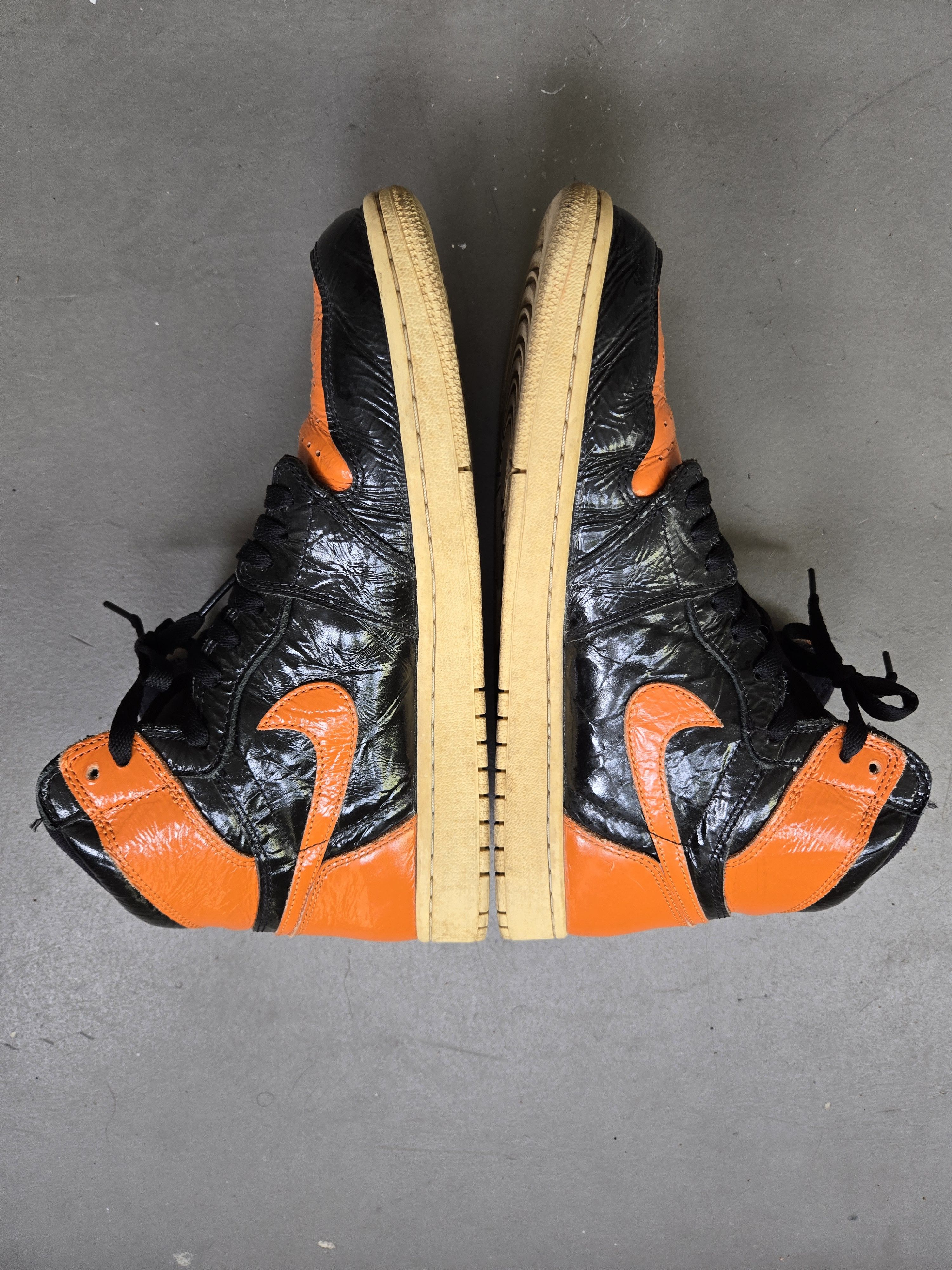 Jordan Brand × Nike Air Jordan 1 High OG Shattered board 3.0 Size US 10.5 / EU 43-44 - 3 Thumbnail