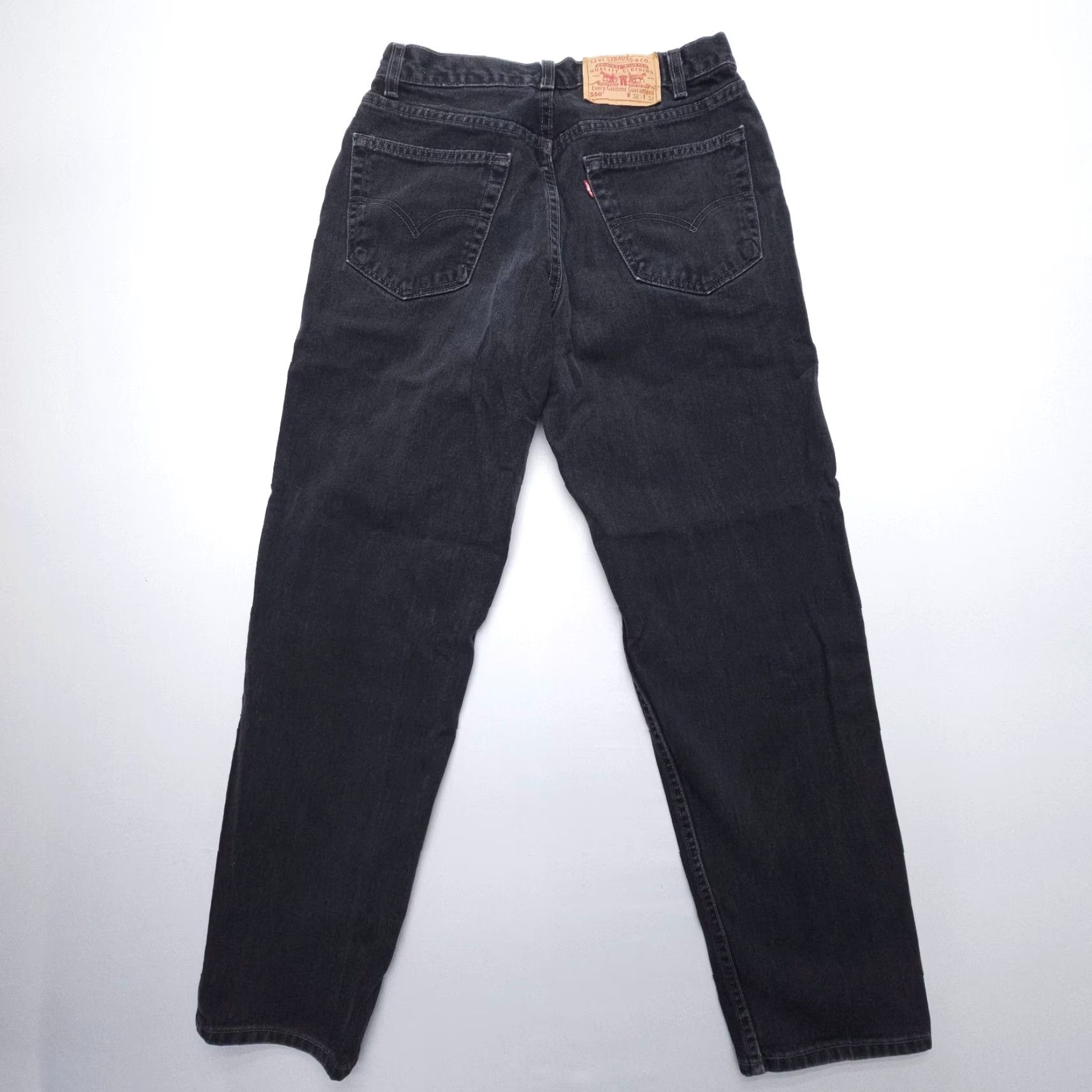 Levi's VINTAGE Levi's 550 Relaxed Tapered Jeans Mens 32 x 32 Black Denim 5-Pocket USA Brand Levi's 500 Series Mod 90s Theme Men’s Size US 32 / EU 48 - 2 Thumbnail