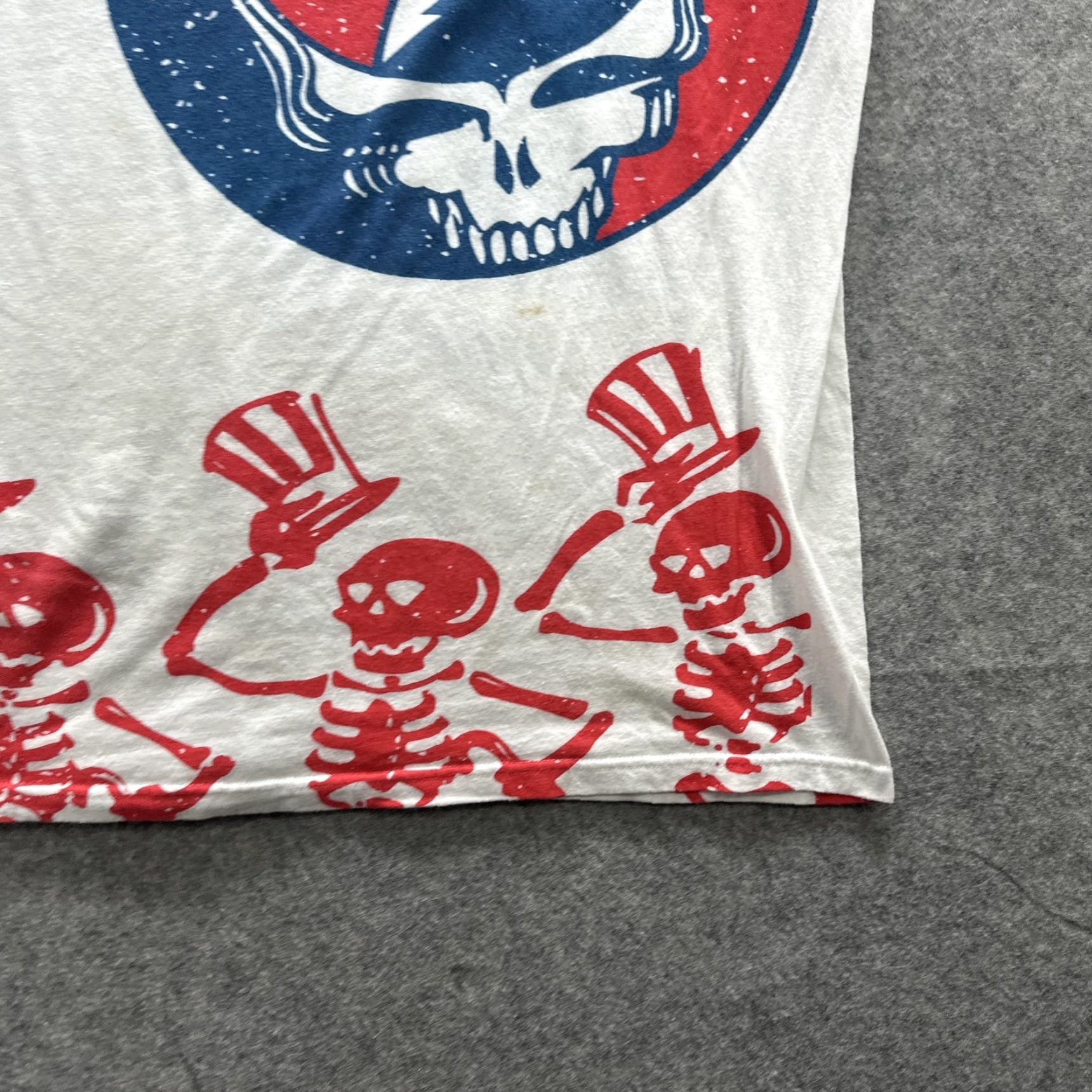 Gloverall Grateful Dead Shirt Mens S White Steal Your Face Skeletons All Over Tee Size US S / EU 44-46 / 1 - 5 Thumbnail