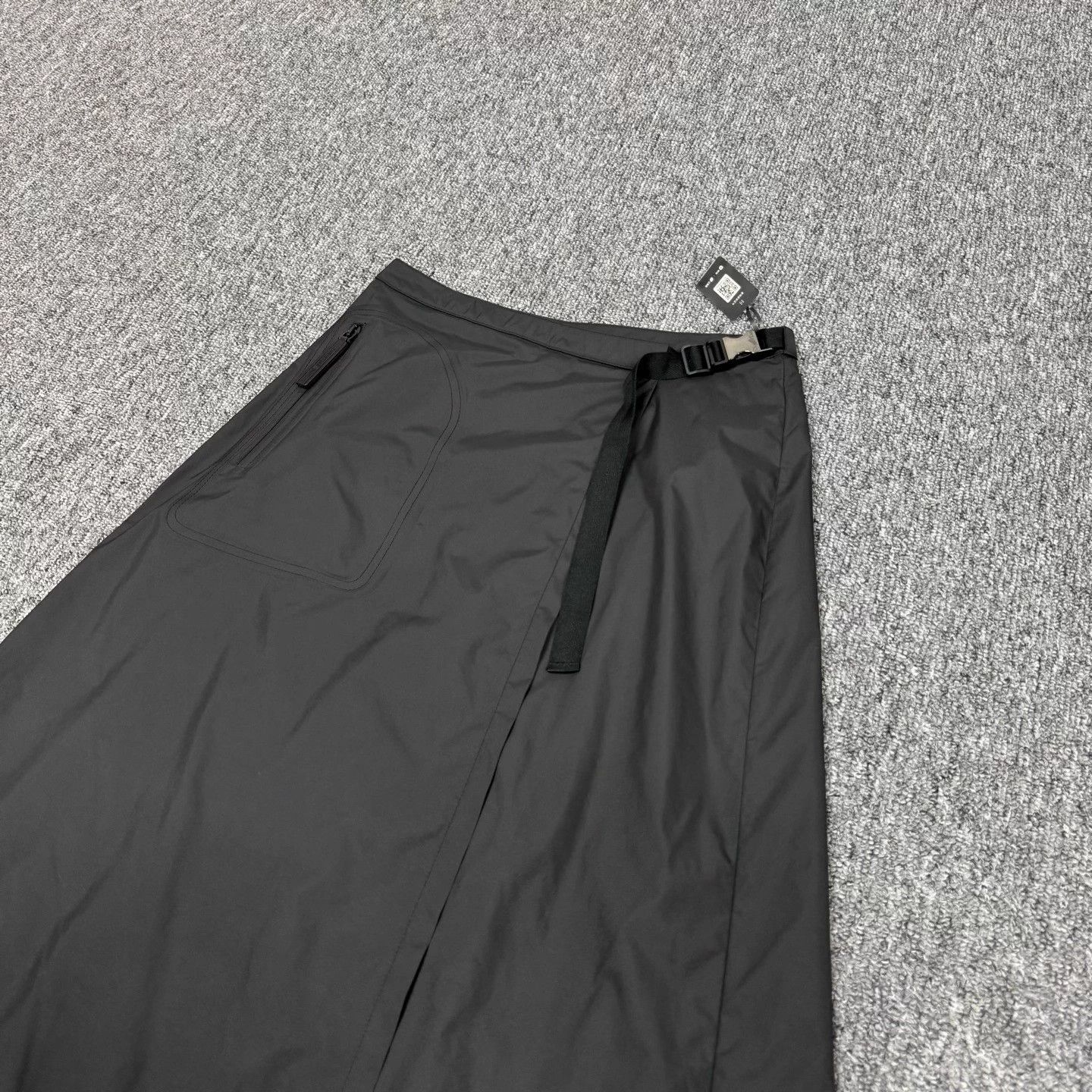 Dior Dior Women's Black Lock-Waist Pleated Skirt 36 Size 26" / US 2 / IT 38 - 3 Thumbnail