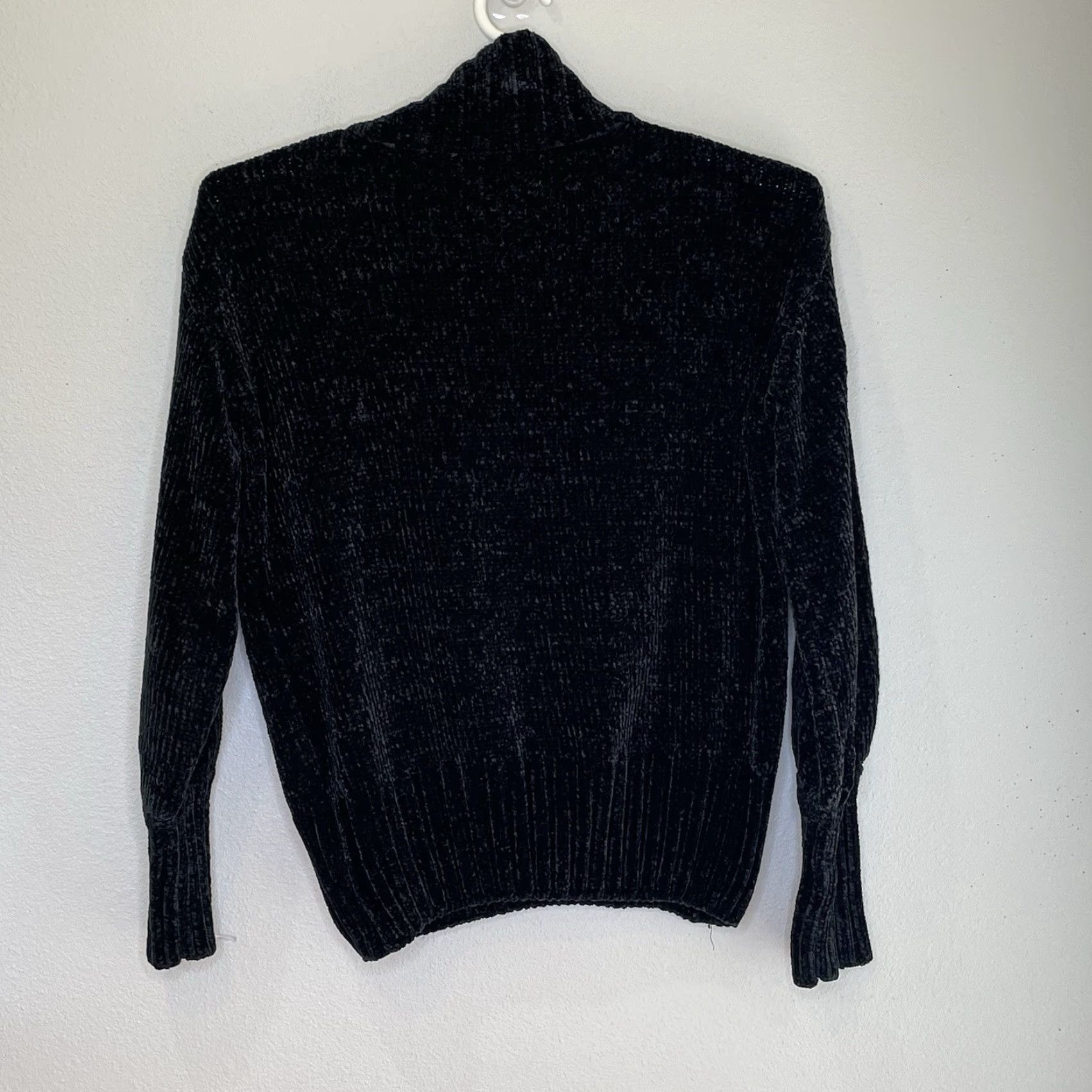 Cynthia Rowley Cynthia Rowley Chenille Sweater Womens Size Medium Black Mock Neck Long Sleeve Button Detail Left Shoulder Pullover Winter Fall Size M / US 6-8 / IT 42-44 - 5 Thumbnail