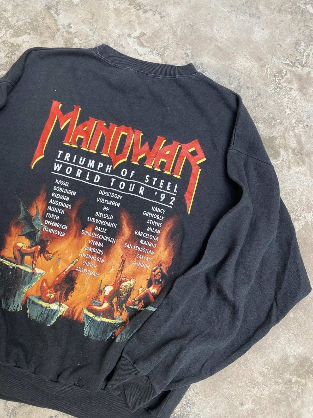 Band Tees × Vintage Vintage 90s Manowar Kings Of Metal Tour Sweatshirt MEGA RARE Size US L / EU 52-54 / 3 - 9 Thumbnail