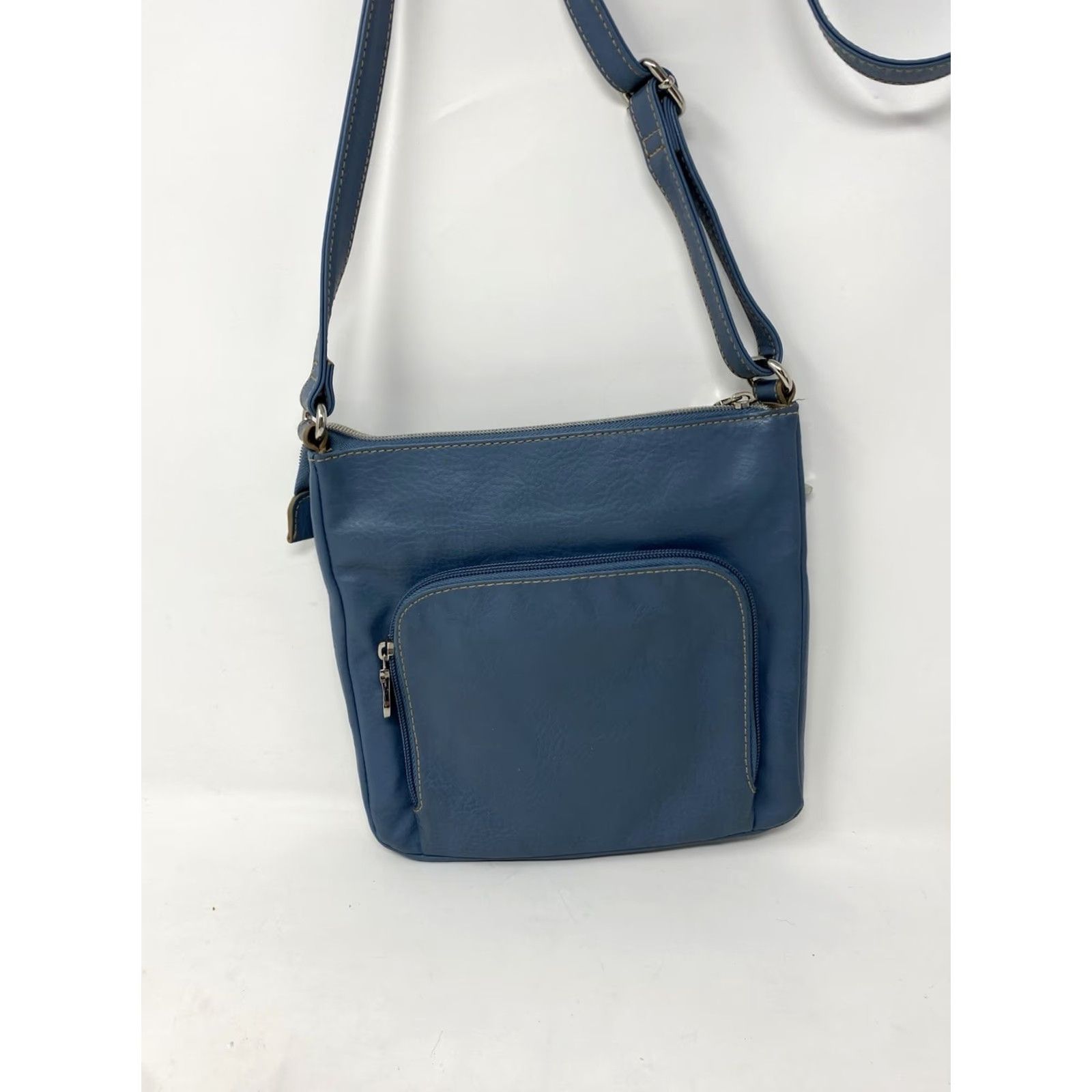 Fossil VINTAGE Relic Y2K Crossbody Handbag Blue Faux Leather Zip Compartments Women Small Crossbody Adjustable Strap"}} Size ONE SIZE - 4 Thumbnail