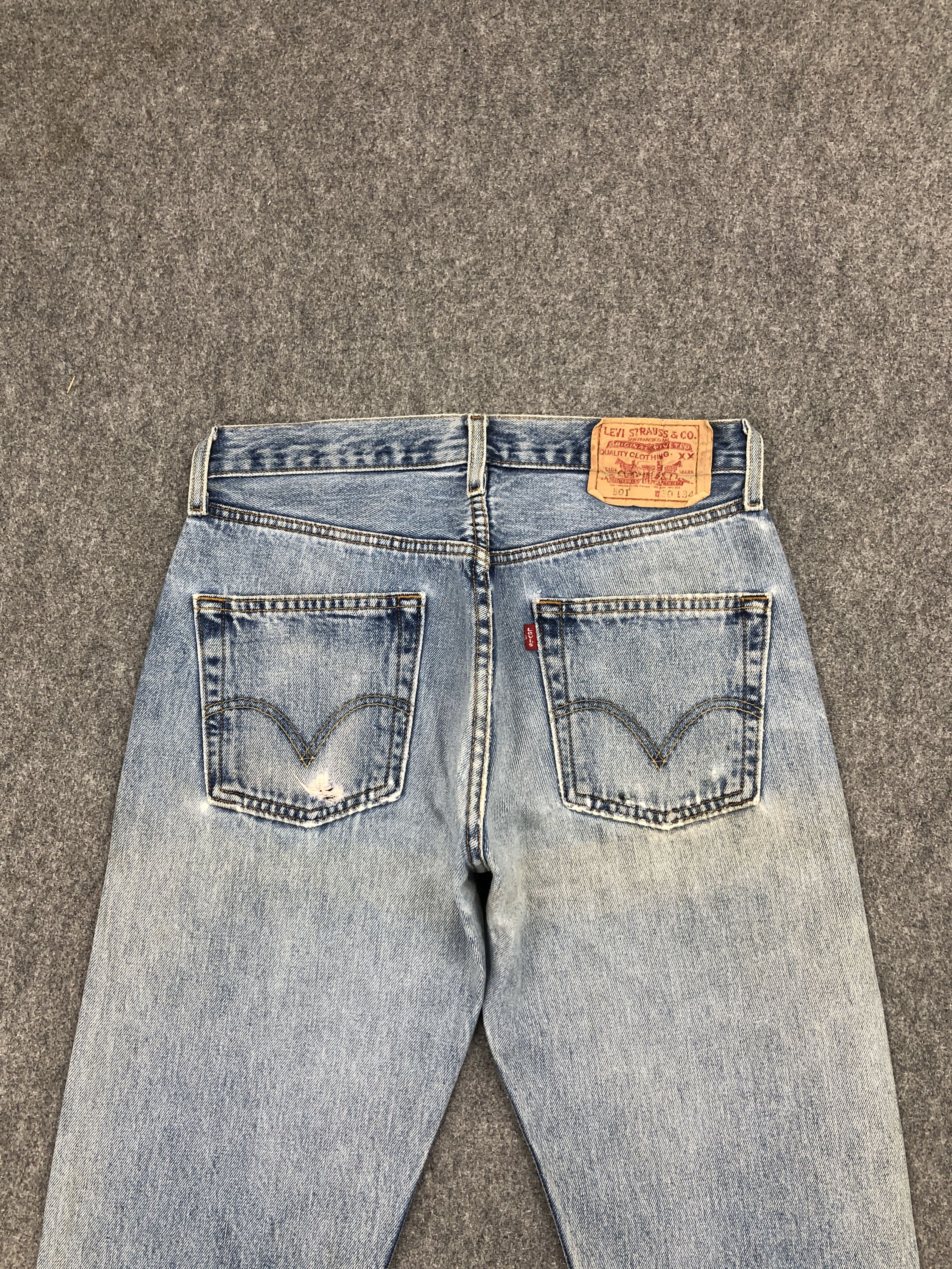 Levi's × Vintage Disressed Vintage Levis 501 Faded Blue Jeans Size US 28 / EU 44 - 4 Thumbnail