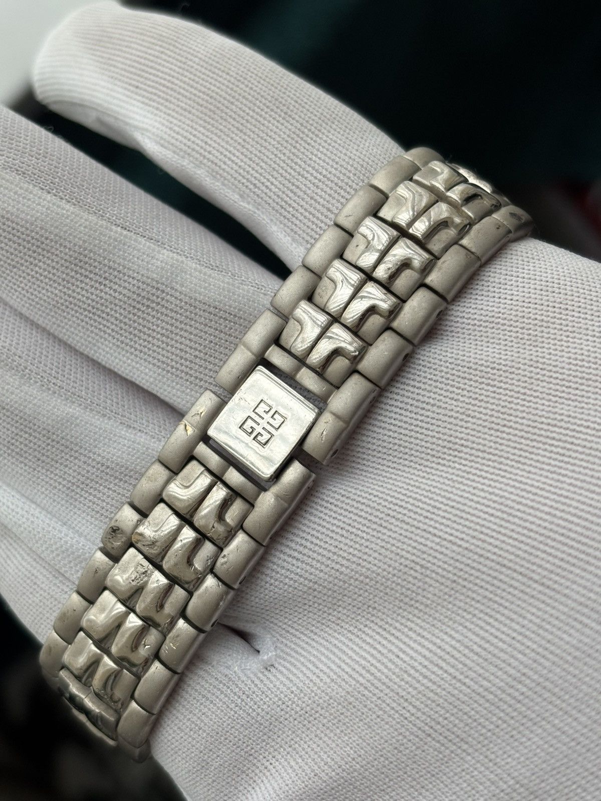 Givenchy Givenchy gothic future dragon tail bracelet quartz watch Size ONE SIZE - 3 Thumbnail