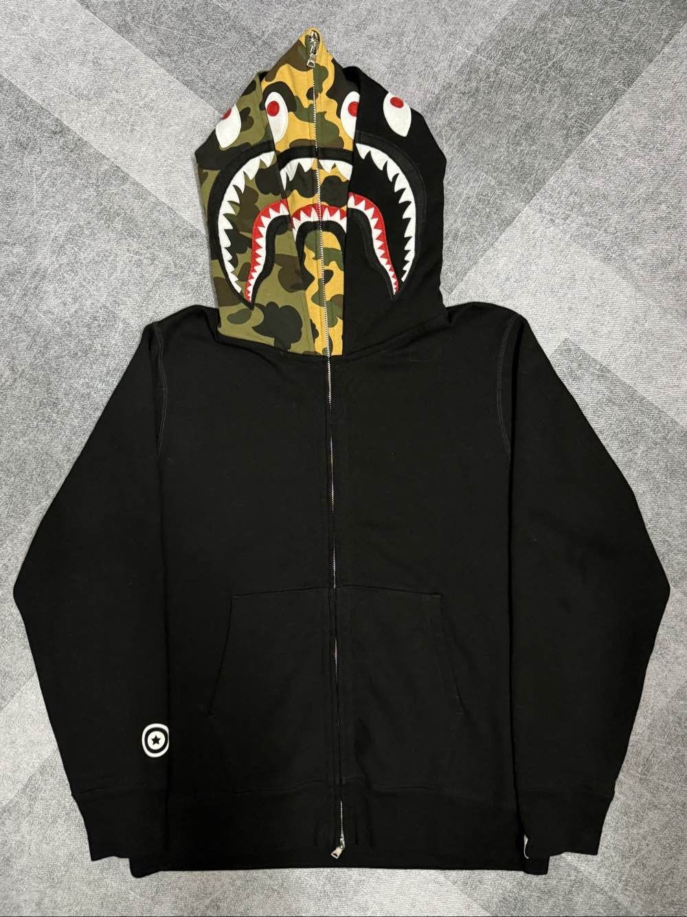 Bape A BATHING APE Split Camo Shark Tiger Hoodie Size M Size US M / EU 48-50 / 2 - 1 Thumbnail