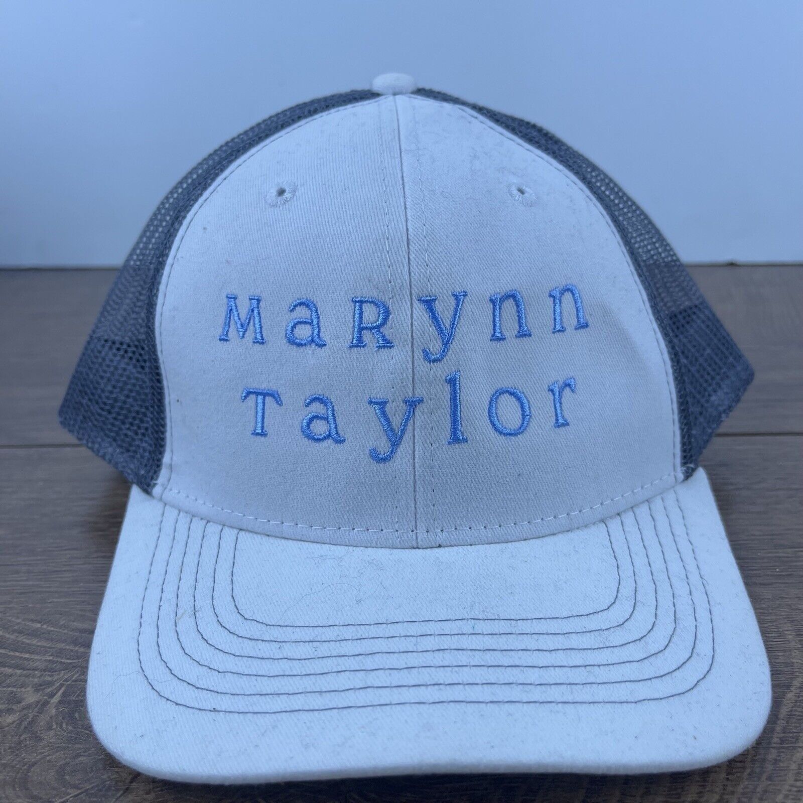 Other Marynn Taylor Hat Adjustable Hat White Adjustable Hat White Size ONE SIZE - 1 Thumbnail