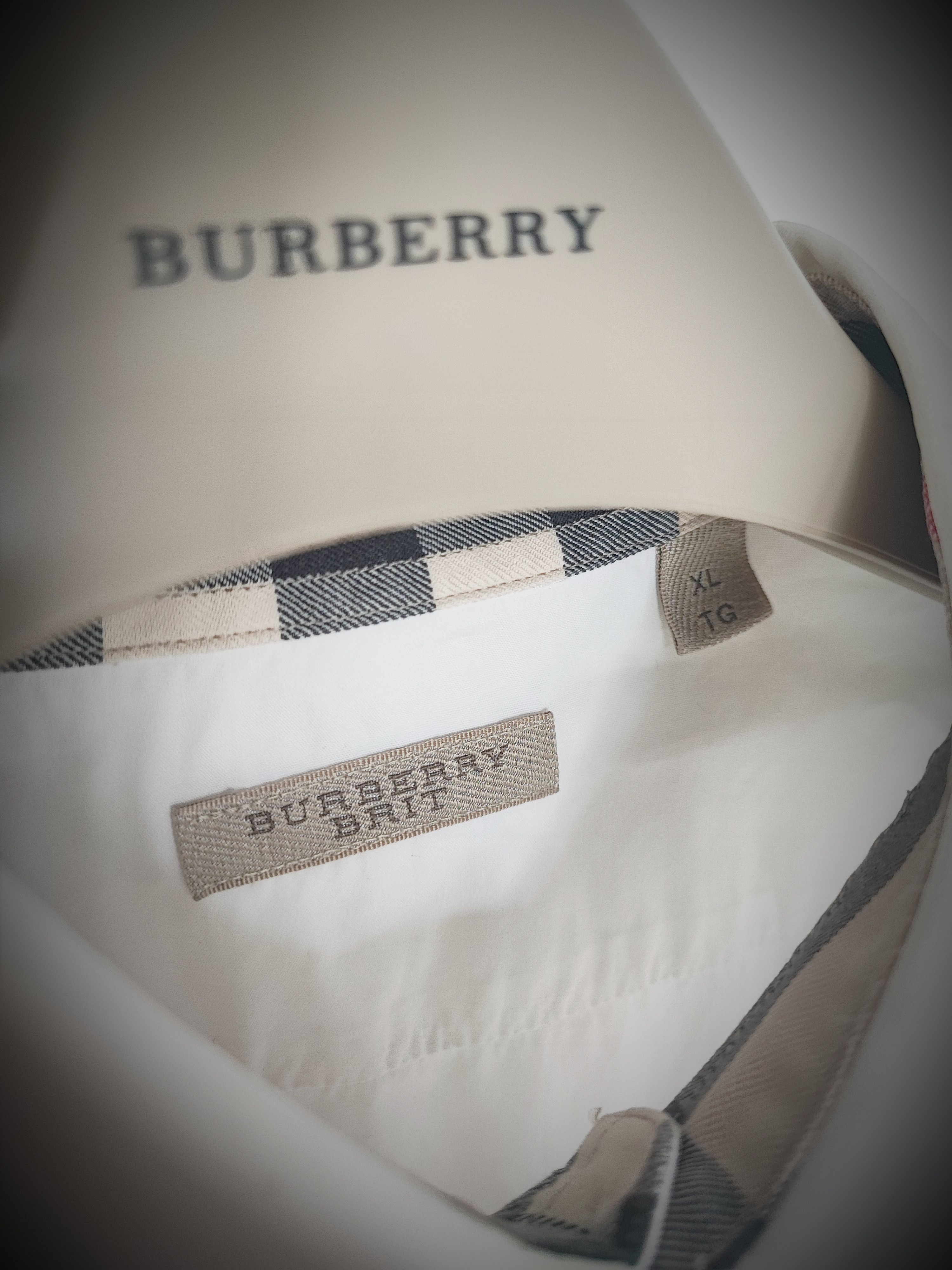 Burberry 🔥 Burberry Shirt Size XL White🔥 Size US XL / EU 56 / 4 - 3 Thumbnail