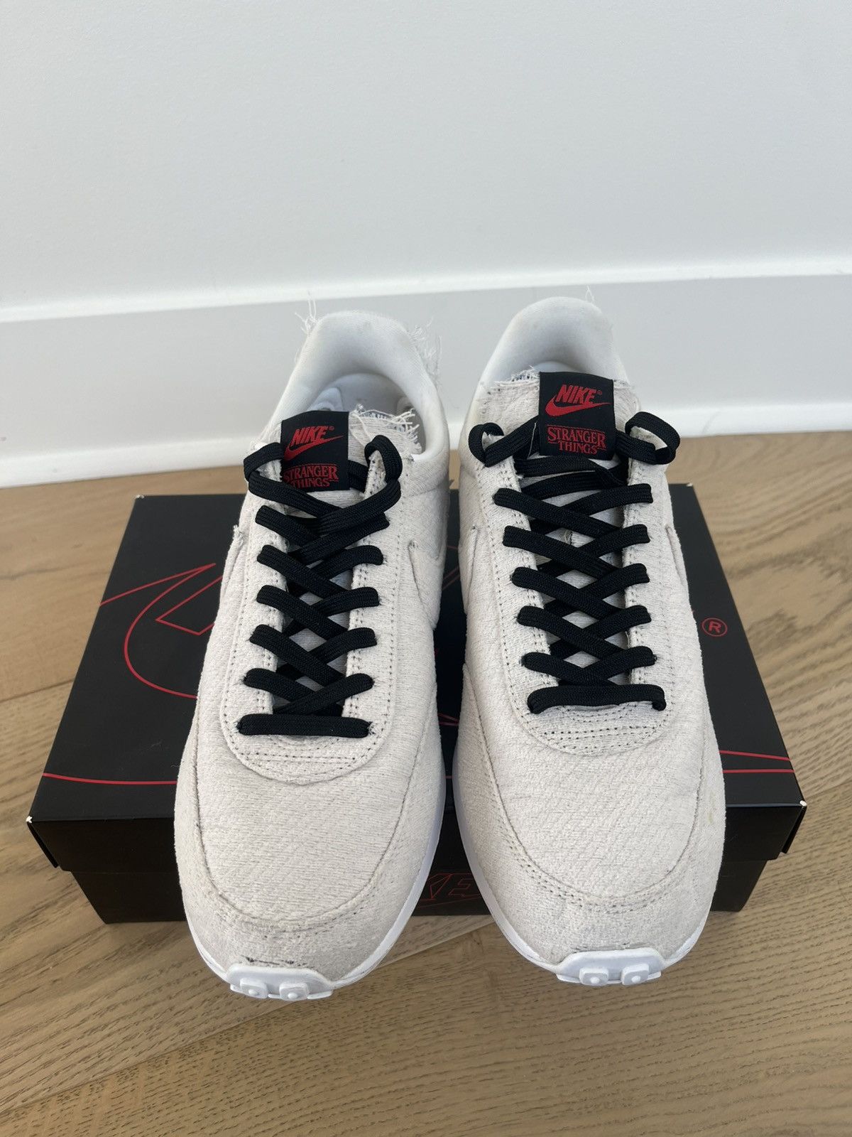 Nike Nike Stranger Things Size US 10.5 / EU 43-44 - 2 Thumbnail