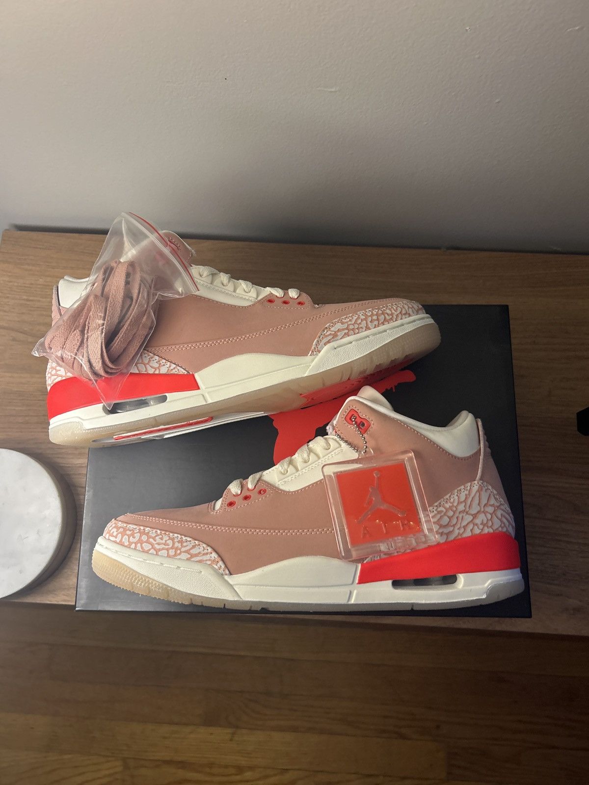 Jordan Brand Women’s Jordan 3 Rust Pink Size US 12 / EU 45 - 2 Thumbnail