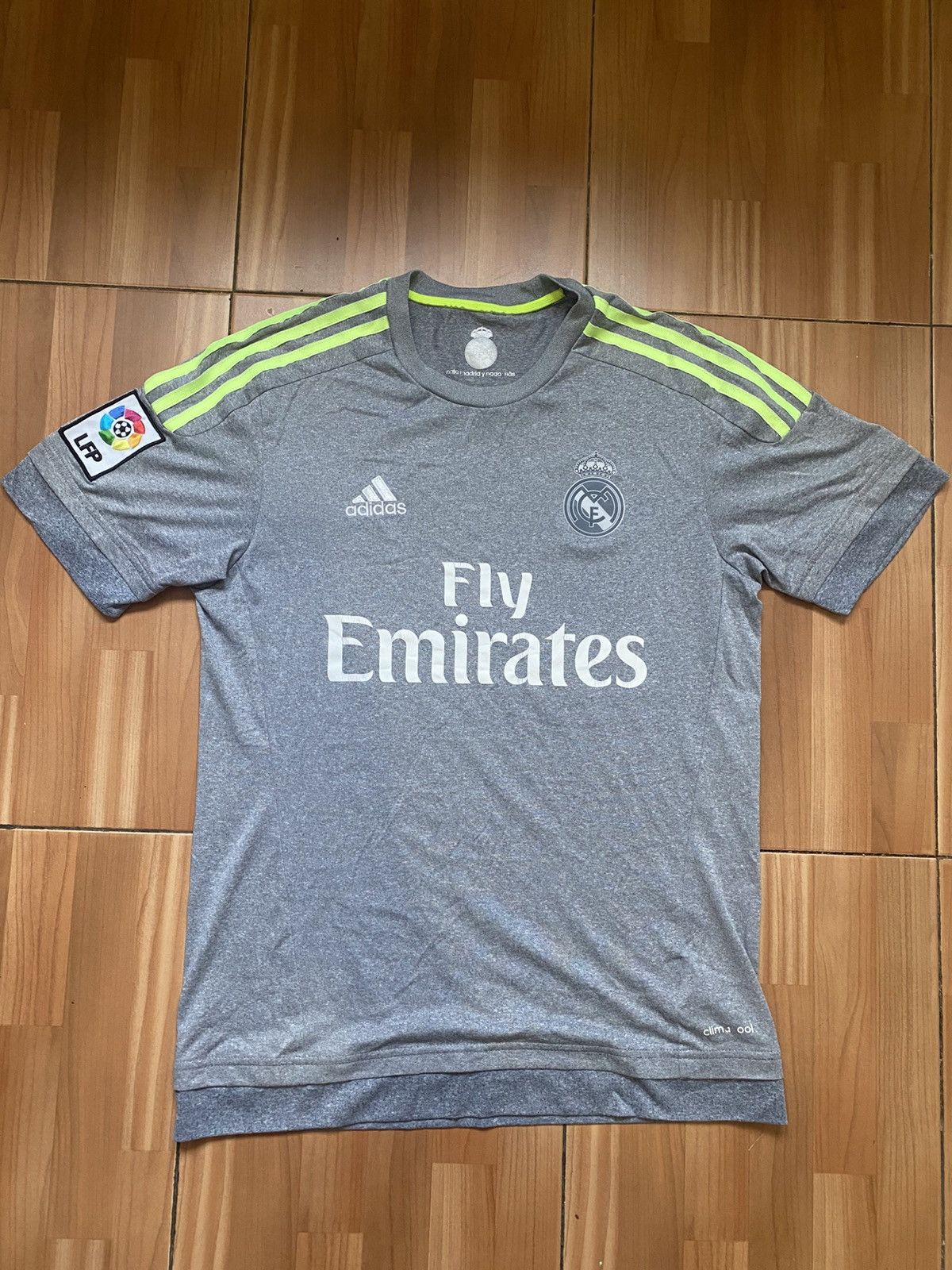 Adidas adidas Real Madrid 2015/16 Away Size US S / EU 44-46 / 1 - 1 Thumbnail