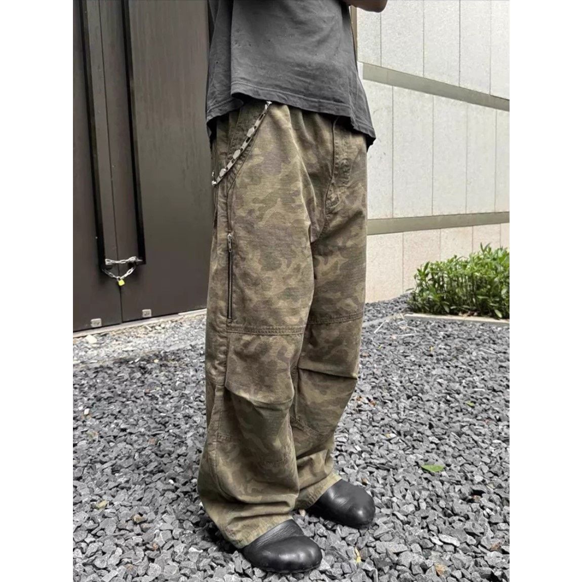 Japanese Brand × Vintage Vintage Wash Camouflage Baggy Wide-Leg Denim Pants Jeans Size US 32 / EU 48 - 1 Thumbnail