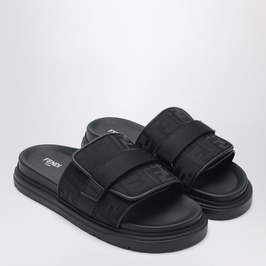 o1d2blof0226 Slides Slippers in Black
