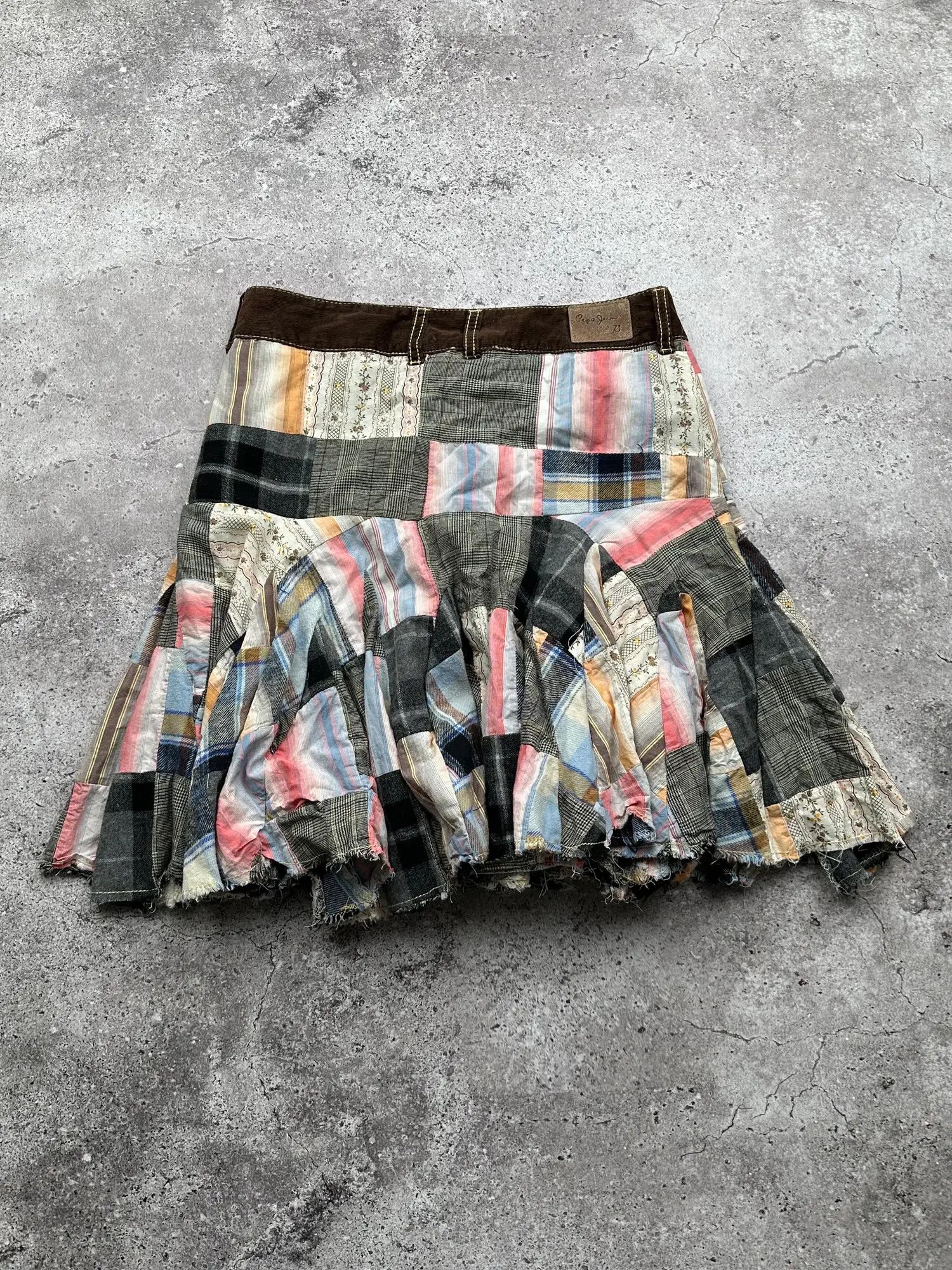 Japanese Brand Vintage Lush Patchwork Mini Skirt C115(V284) Size 27" / US 4 / IT 40 - 5 Thumbnail