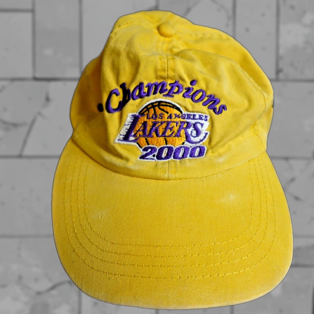 Champion VINTAGE Lakers Hat Yellow Dadhat Straback? Size ONE SIZE - 1 Thumbnail