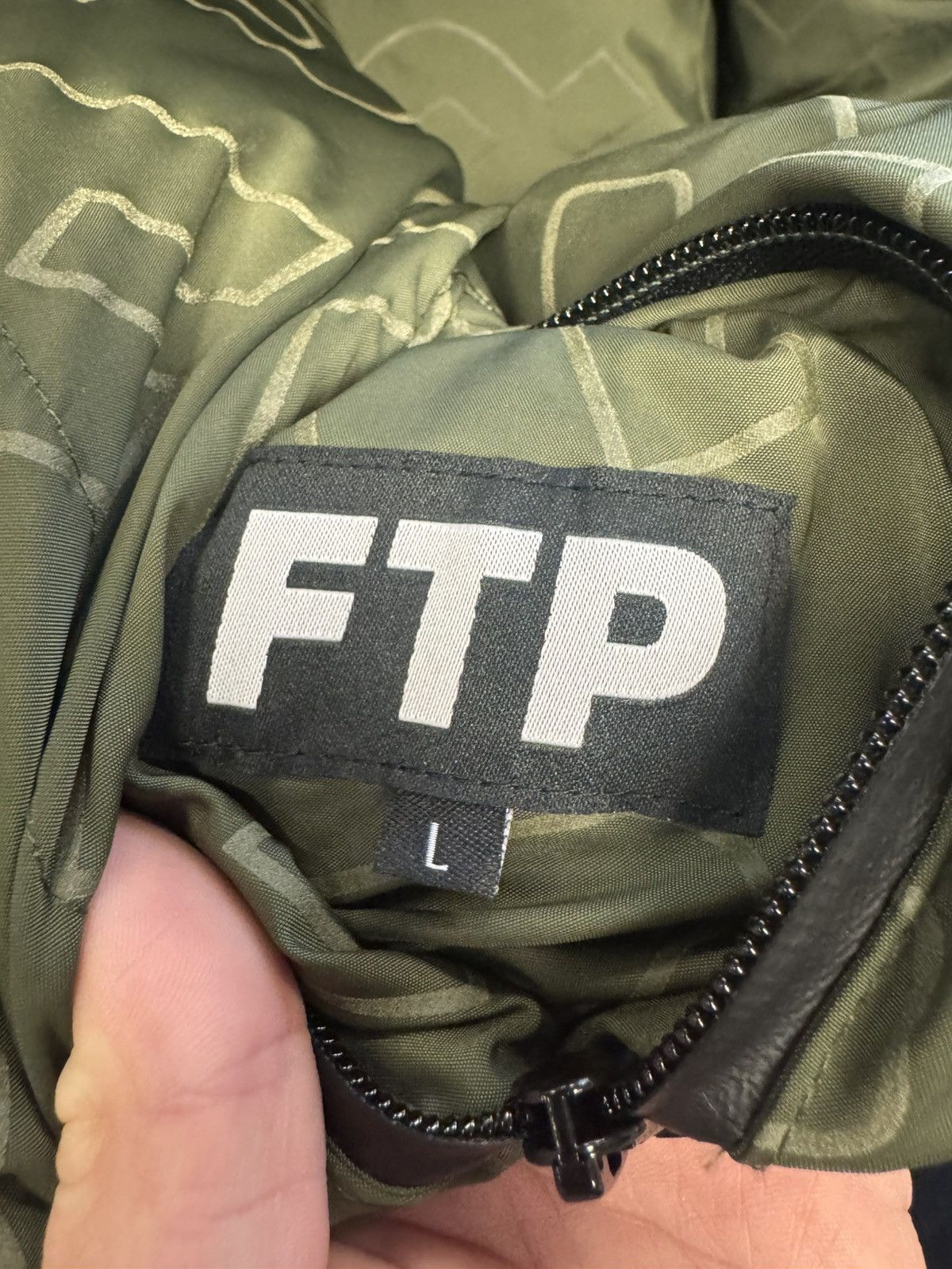 Fuck The Population FTP Reversible Puffer Size US L / EU 52-54 / 3 - 4 Thumbnail
