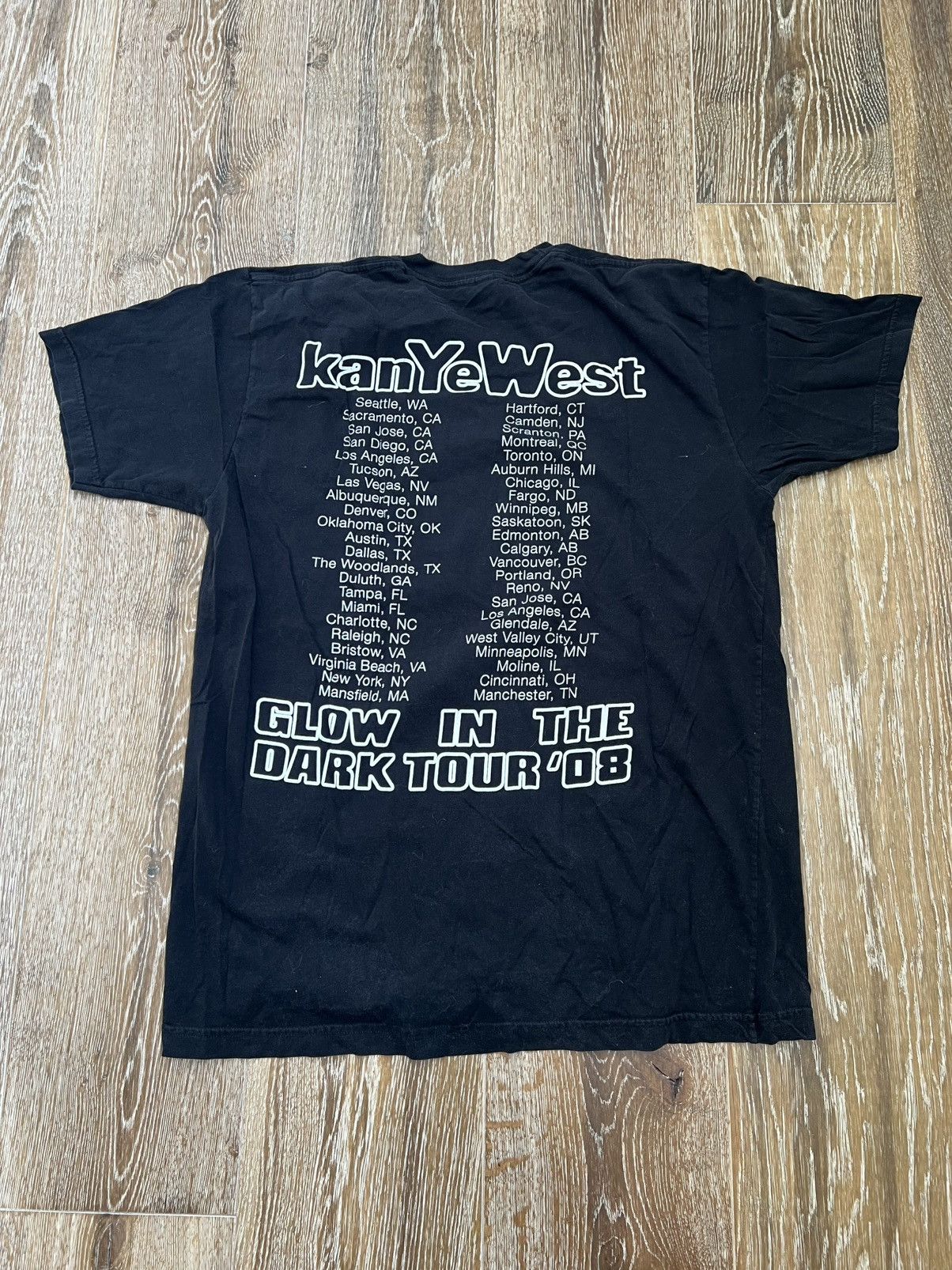 Kanye West Kanye west glow in the dark tour tee Size US L / EU 52-54 / 3 - 2 Thumbnail