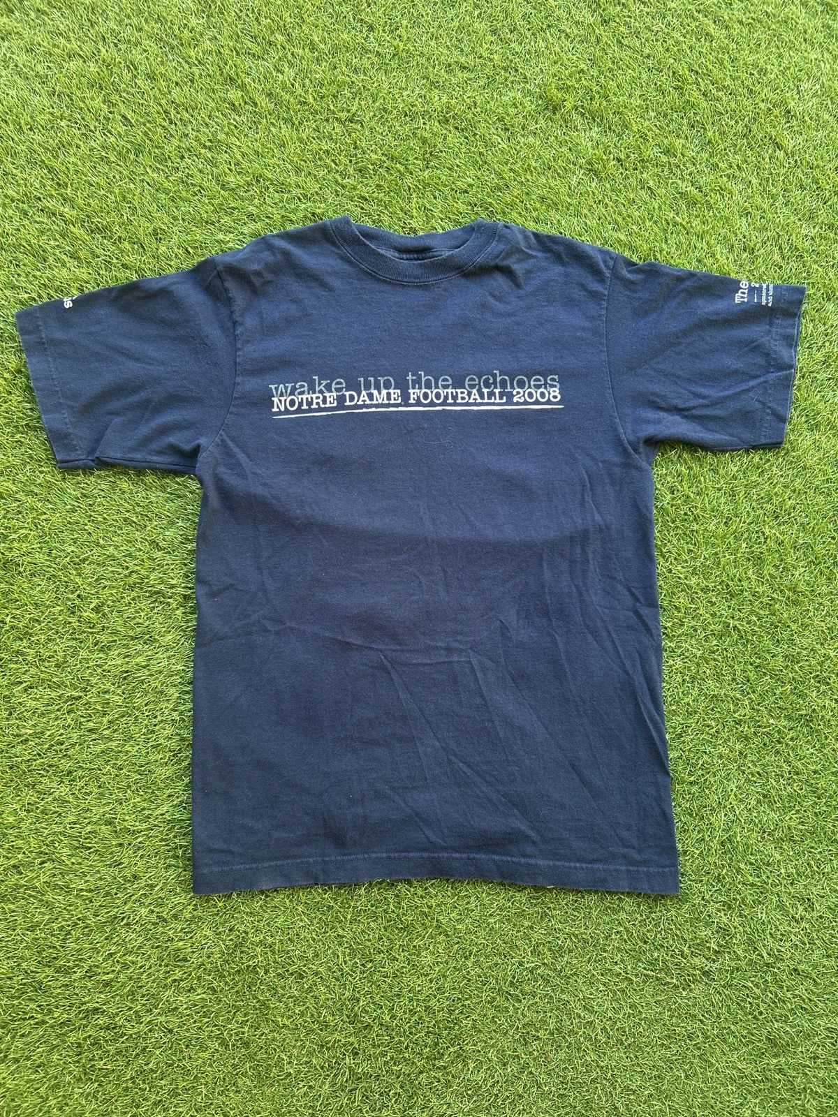 Adidas 2008 Notre Dame Football “Wake Up The Echoes” Adidas T Shirt Size US S / EU 44-46 / 1 - 1 Thumbnail