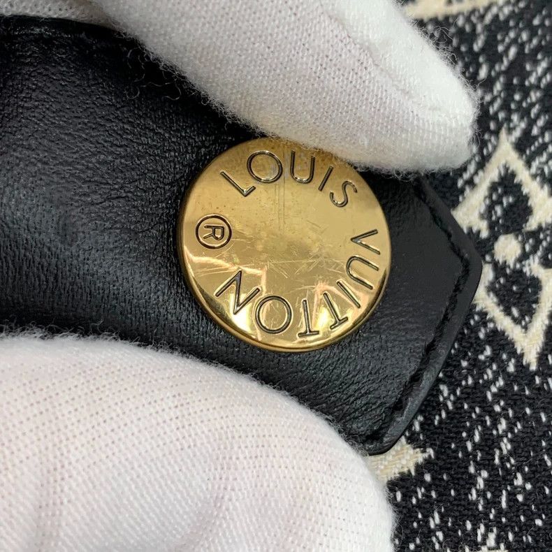 Louis Vuitton Louis Vuitton 23 black and grey logo full print cotton sin Size 35" - 9 Thumbnail