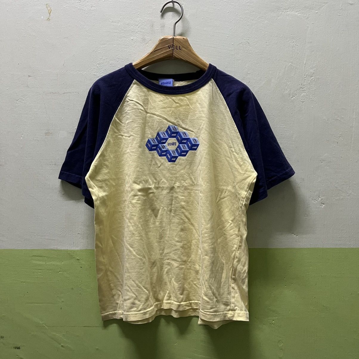 Etnies Rare Vintage Etnies Skateboard Tees Size US S / EU 44-46 / 1 - 1 Thumbnail