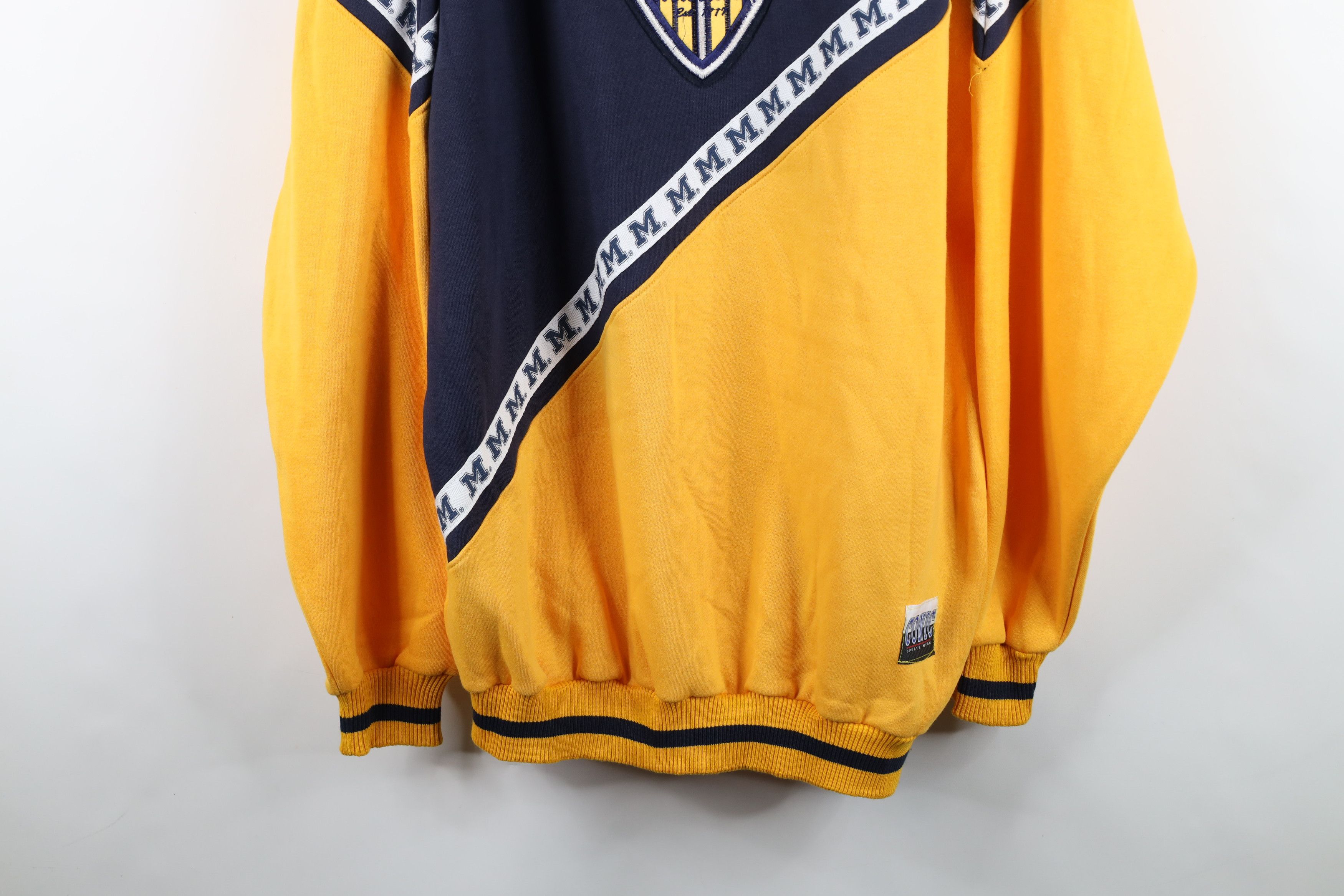 Vintage Deadstock Vintage University of Michigan Crest Sweatshirt Size US XXL / EU 58 / 5 - 3 Thumbnail