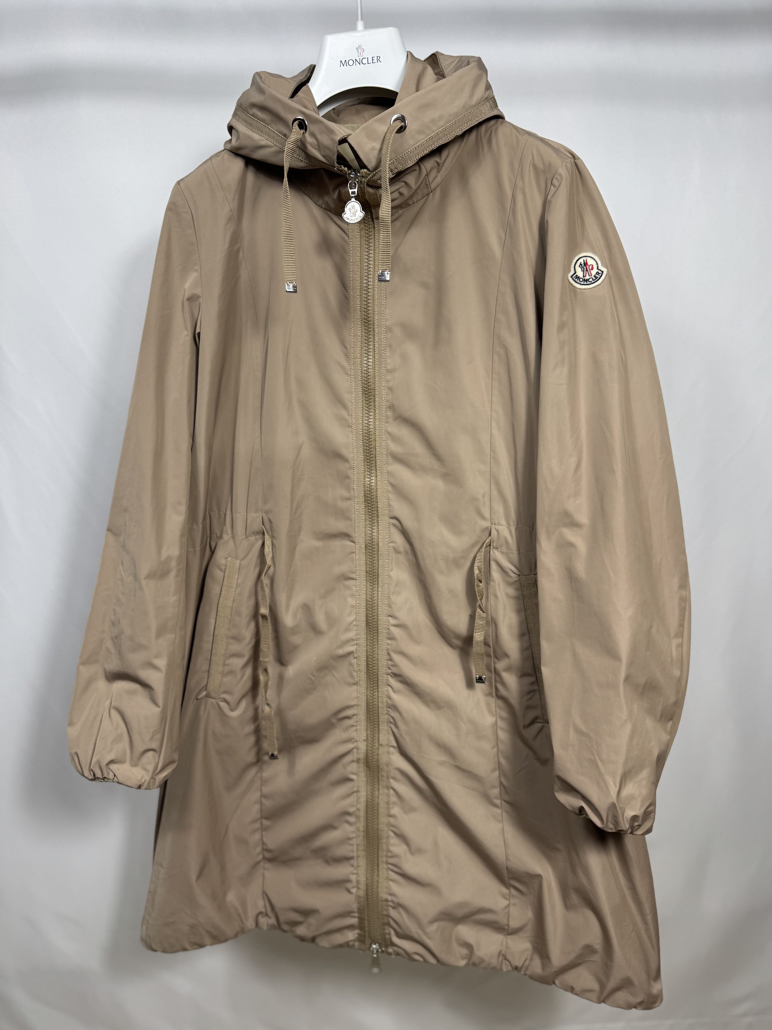 Moncler Moncler Neombre Jacket Size M / US 6-8 / IT 42-44 - 1 Thumbnail