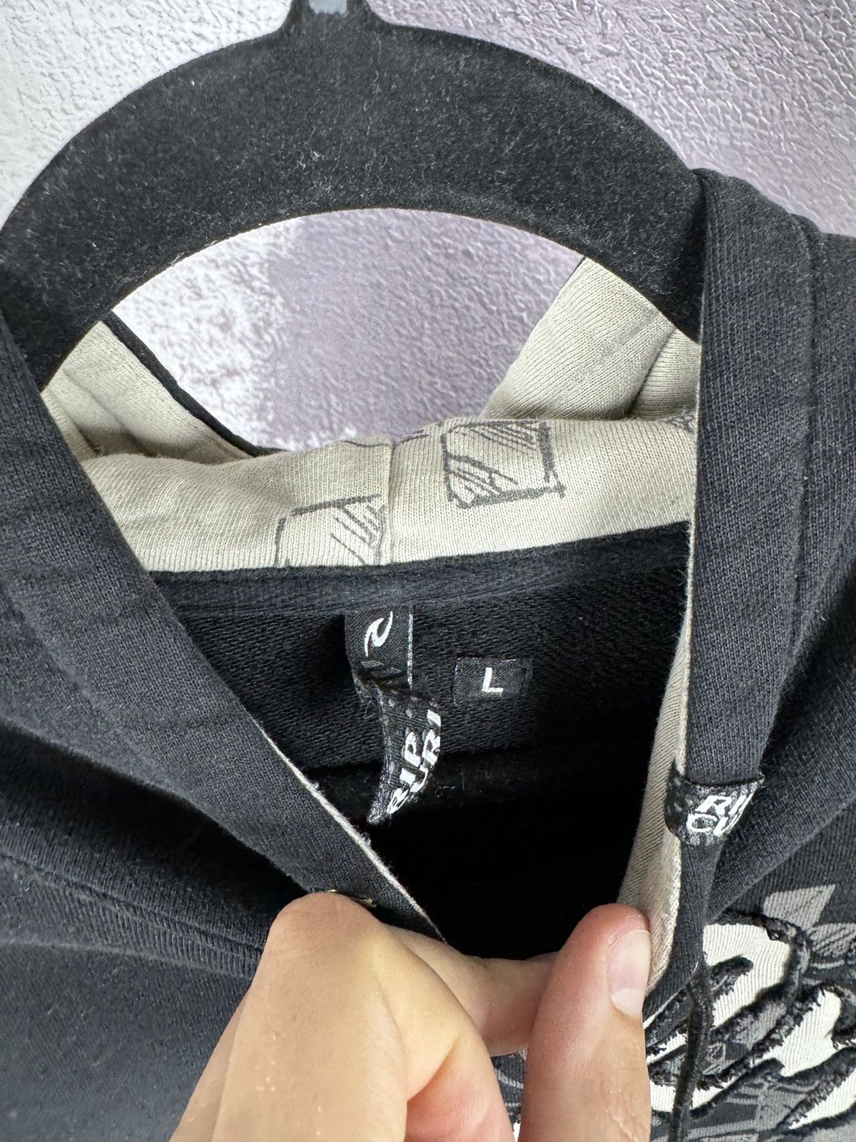 Rip Curl Rip Curl vintage big logo trashed distressed big logo hoodie Size US L / EU 52-54 / 3 - 11 Thumbnail