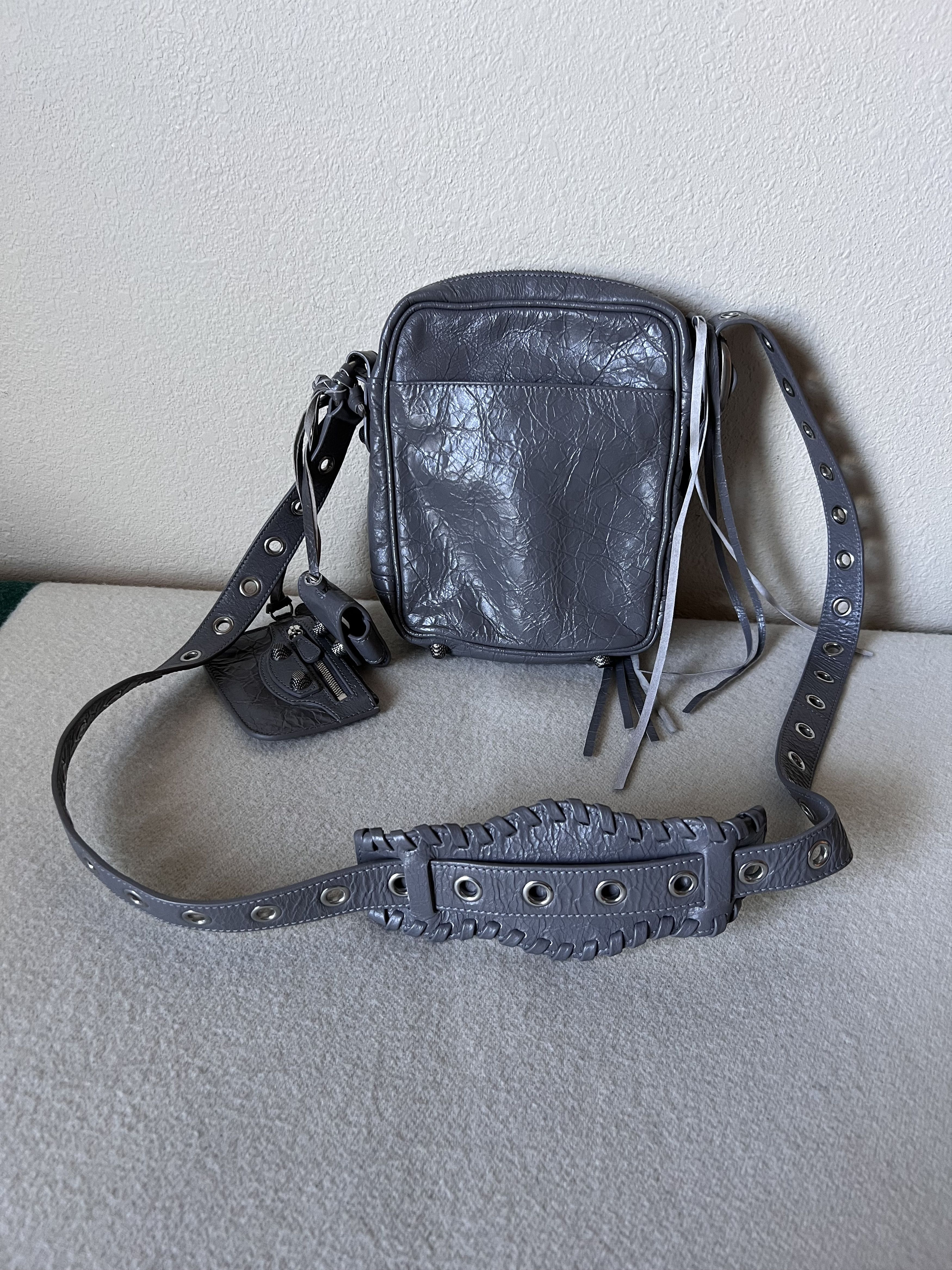 Balenciaga Balenciaga Le Cagole Crossbody Bag in Gray Size ONE SIZE - 5 Thumbnail