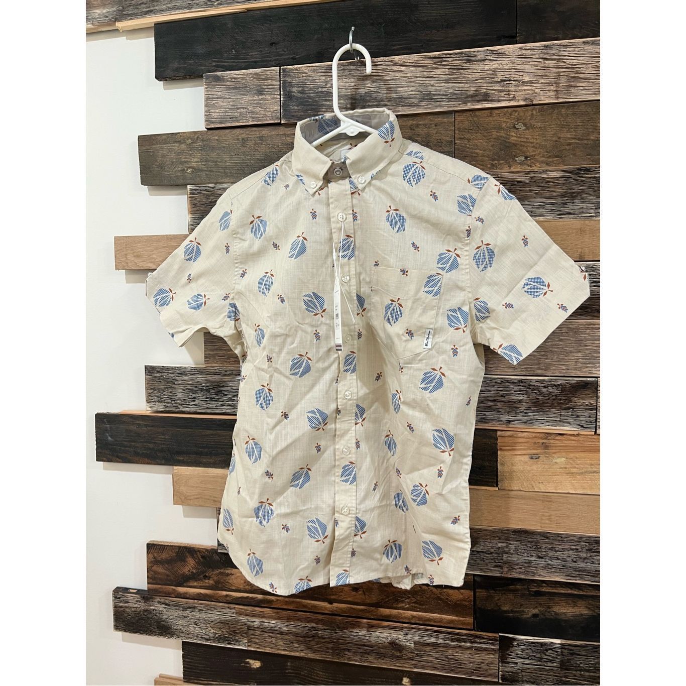 Ben Sherman Ben Sherman NWT Digi Floral Print Short Sleeve Woven sz S Size US S / EU 44-46 / 1 - 3 Thumbnail