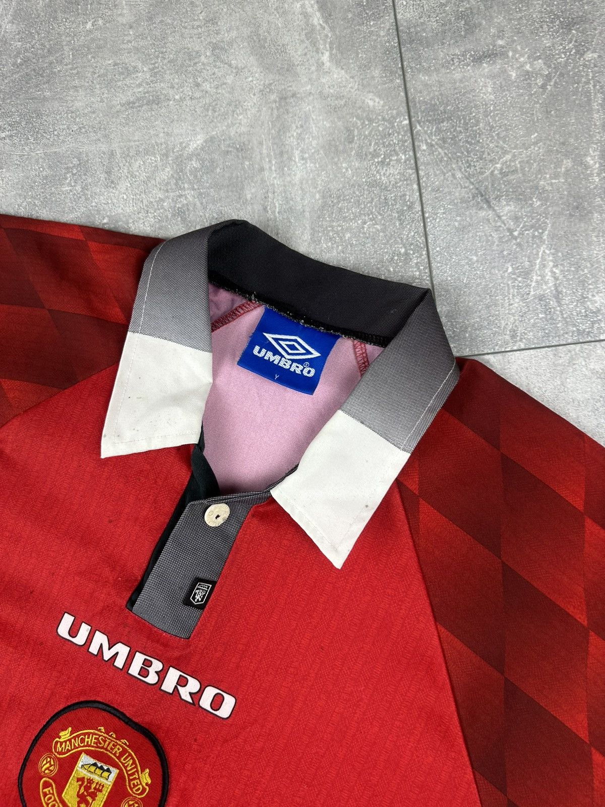 Umbro Umbro Manchester United 1996/98 Home Soccer Jersey Size US XS / EU 42 / 0 - 10 Thumbnail