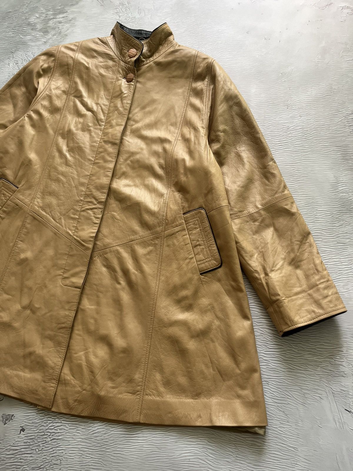Versace Versace Classic V2 Vintage Genuine Leather Coat Beige Size L / US 10 / IT 46 - 3 Thumbnail