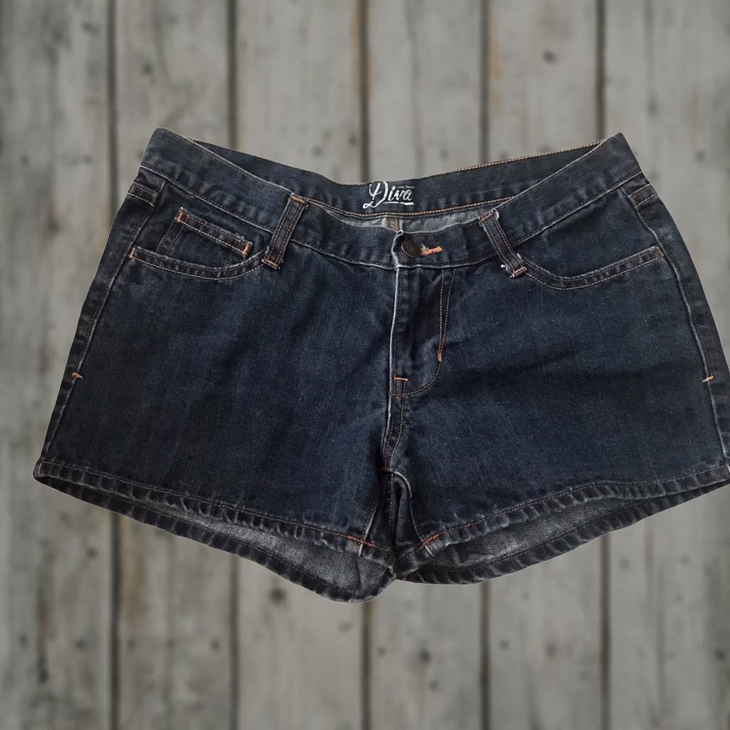 Old Navy Old Navy The Diva Denim Jeans Shorts Womens Sz 6 Regular Dark Pockets Jorts Size 28" / US 6 / IT 42 - 1 Thumbnail